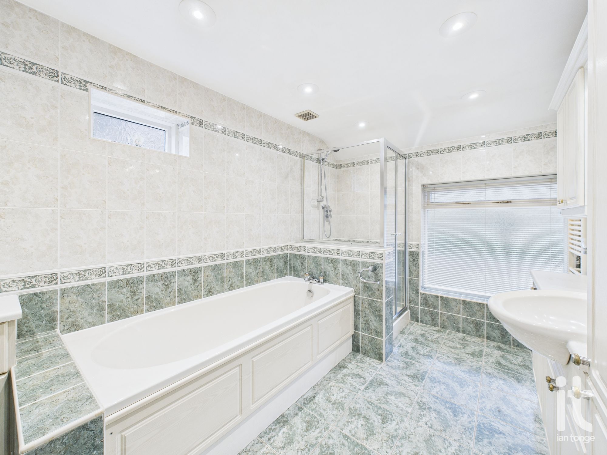 4 bedroom detached house For Sale in Cheshire East - Photograph 23.