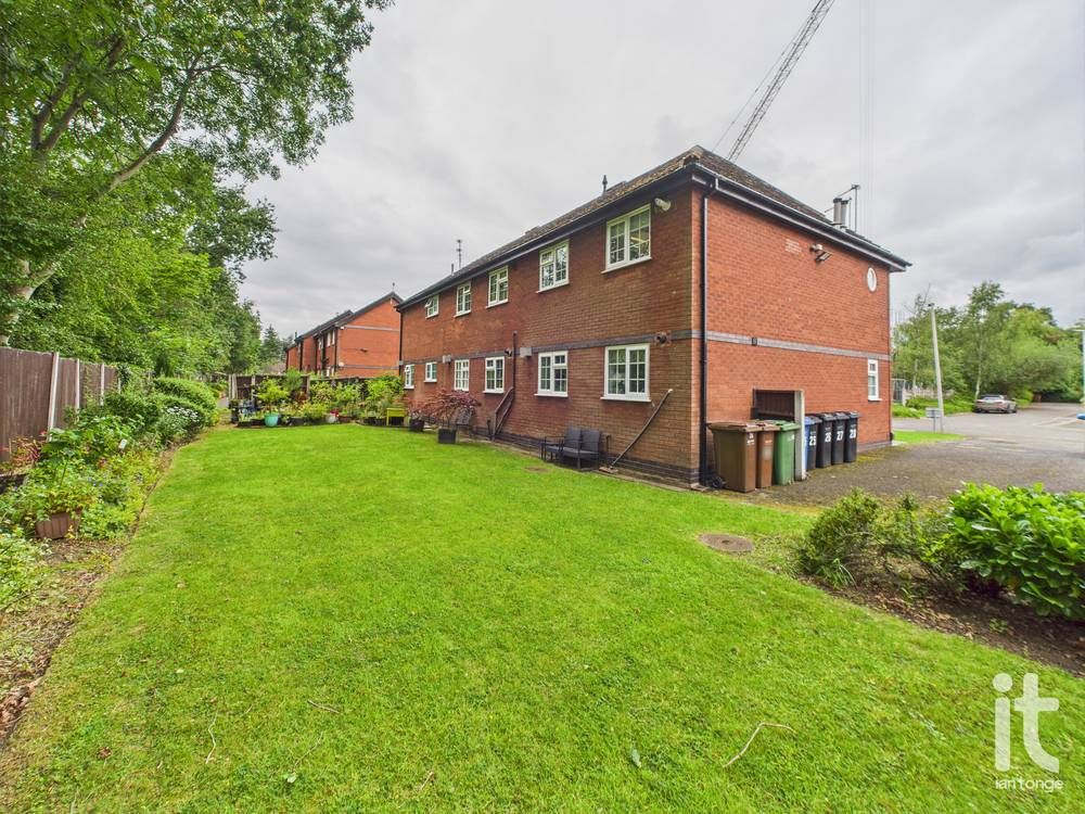 1 bedroom apartment flat/apartment For Sale in Stockport - Photograph 7.
