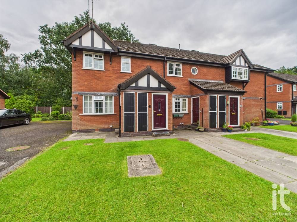 1 bedroom apartment flat/apartment For Sale in Stockport - Photograph 1.