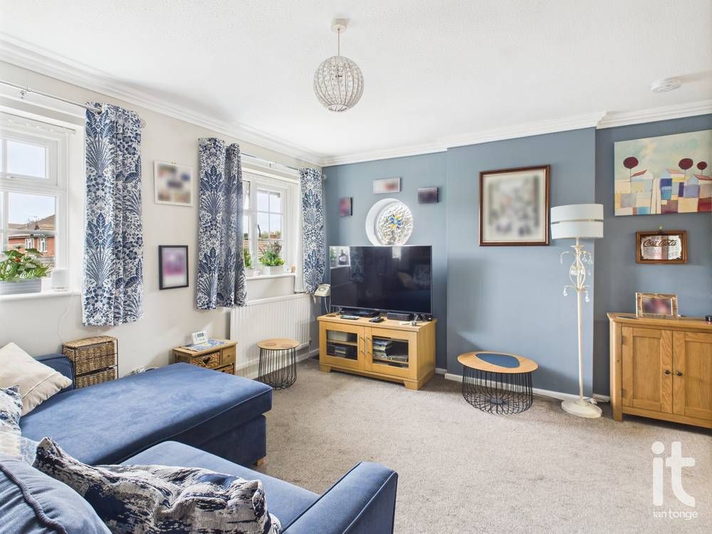 1 bedroom apartment flat/apartment For Sale in Stockport - Photograph 3.