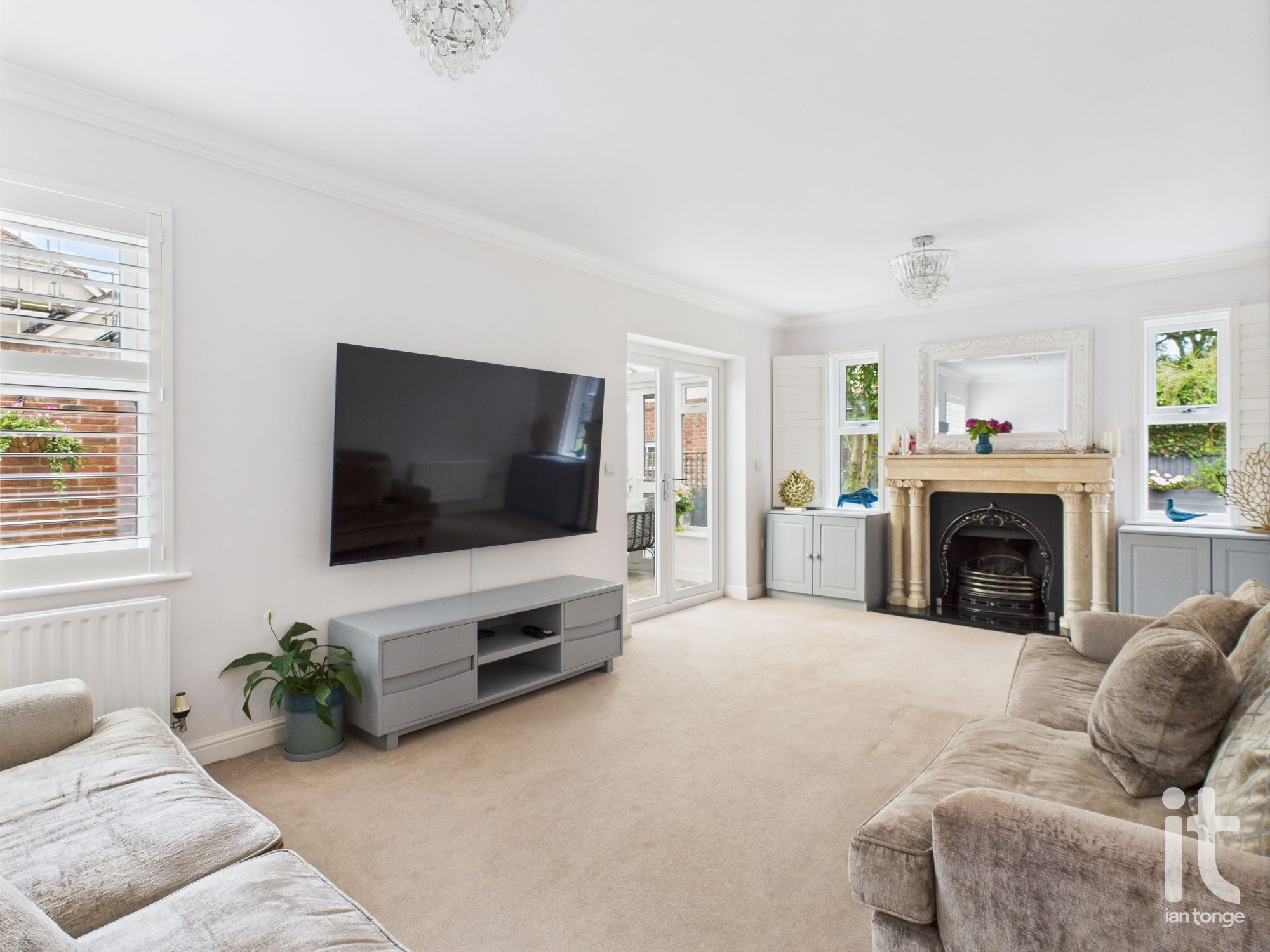 5 bedroom detached house For Sale in Stockport - Photograph 7.