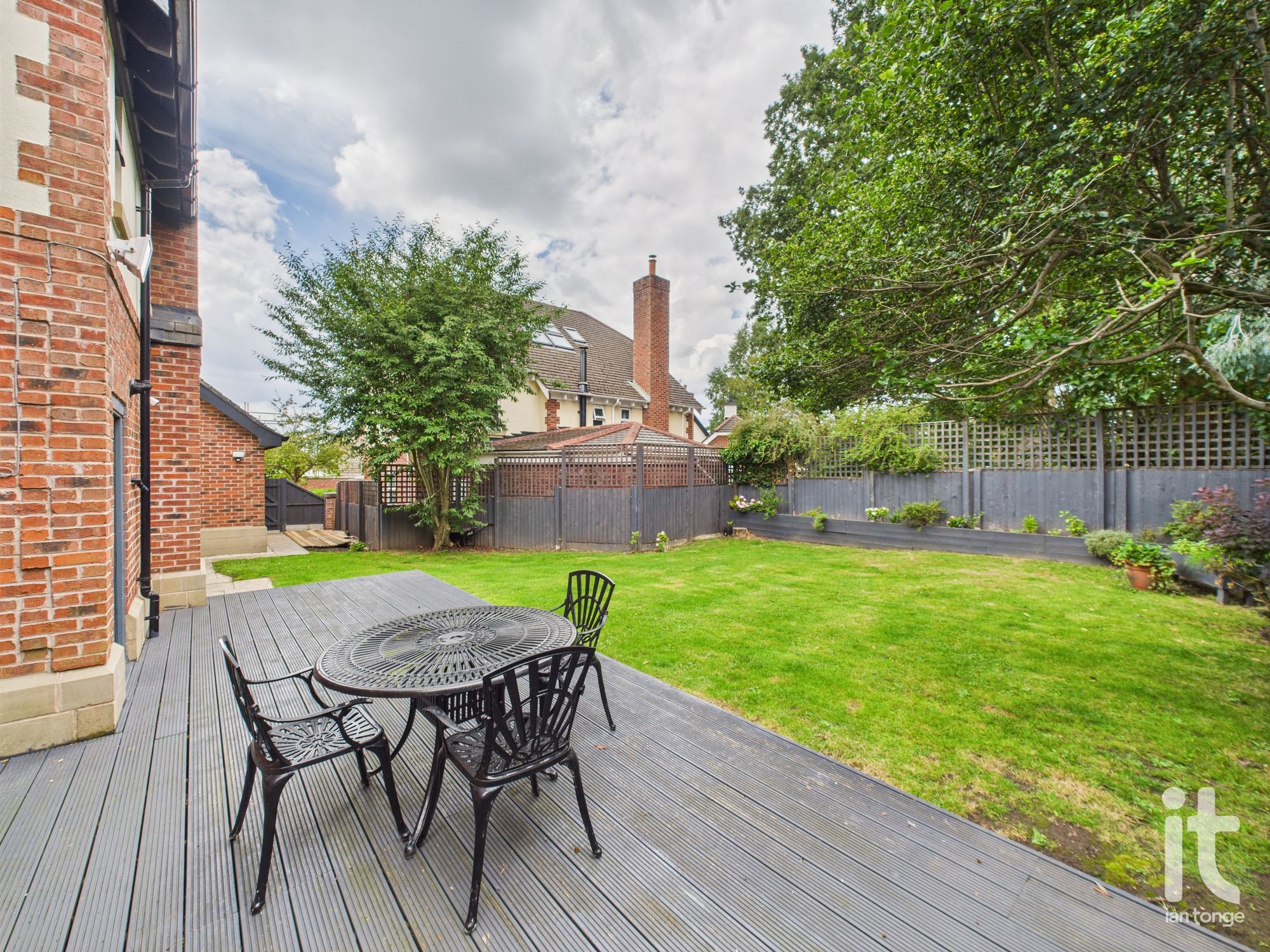 5 bedroom detached house For Sale in Stockport - Photograph 30.