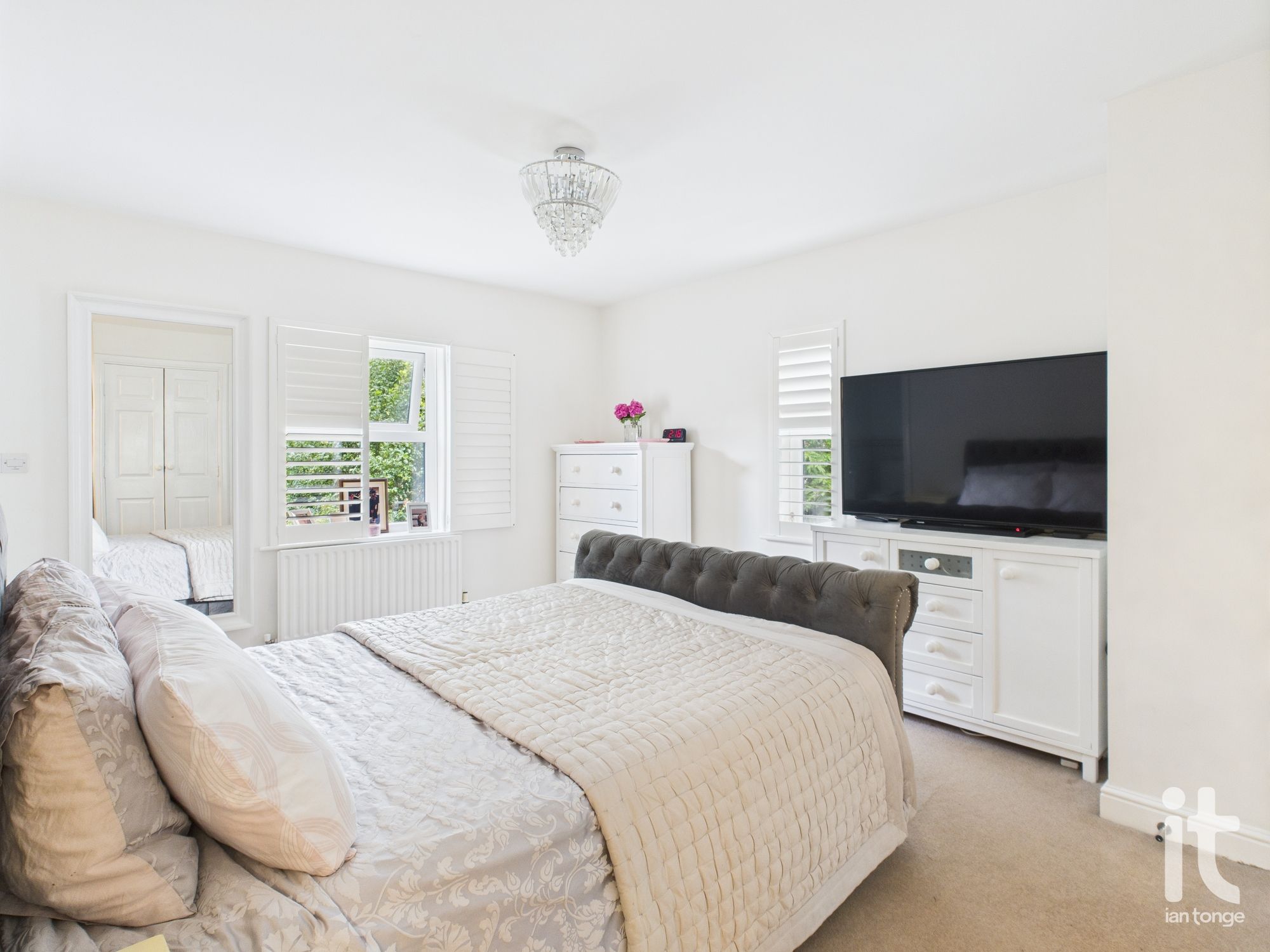 5 bedroom detached house For Sale in Stockport - Photograph 22.