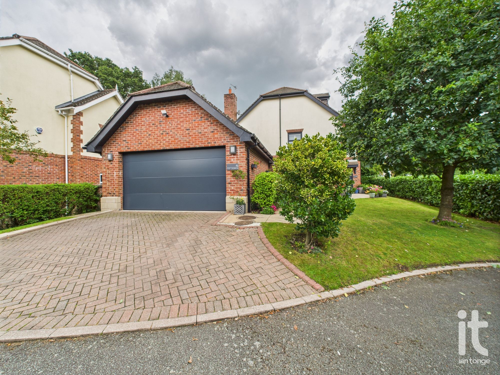 5 bedroom detached house For Sale in Stockport - Photograph 33.