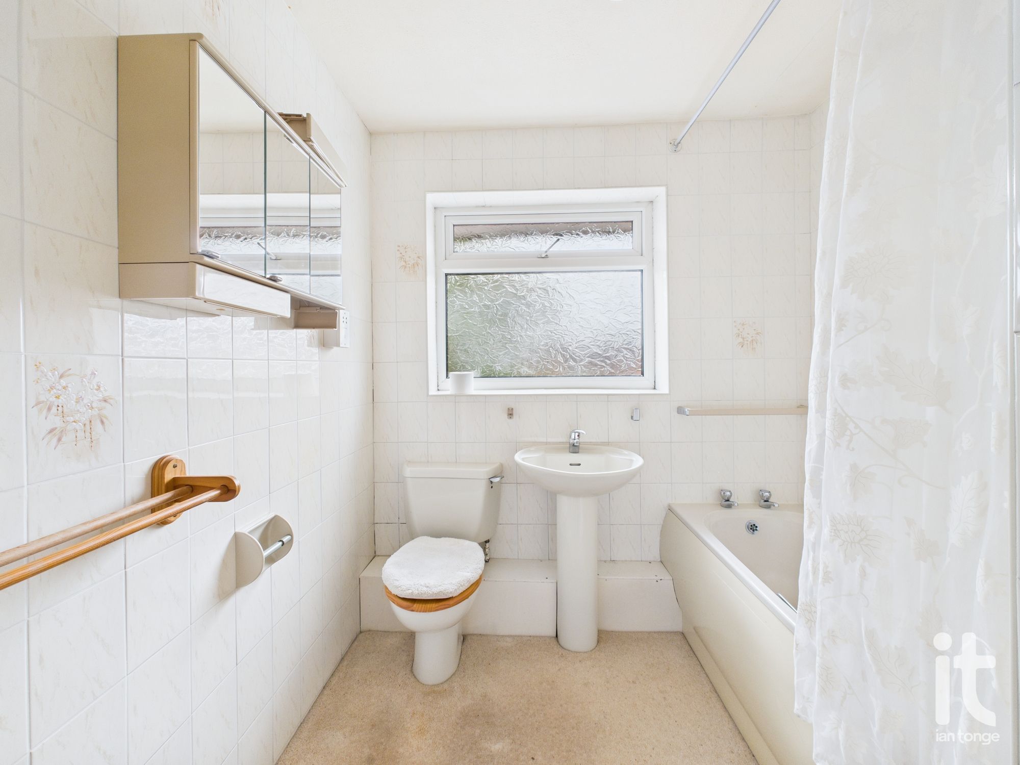 2 bedroom flat flat/apartment For Sale in Stockport - Photograph 12.