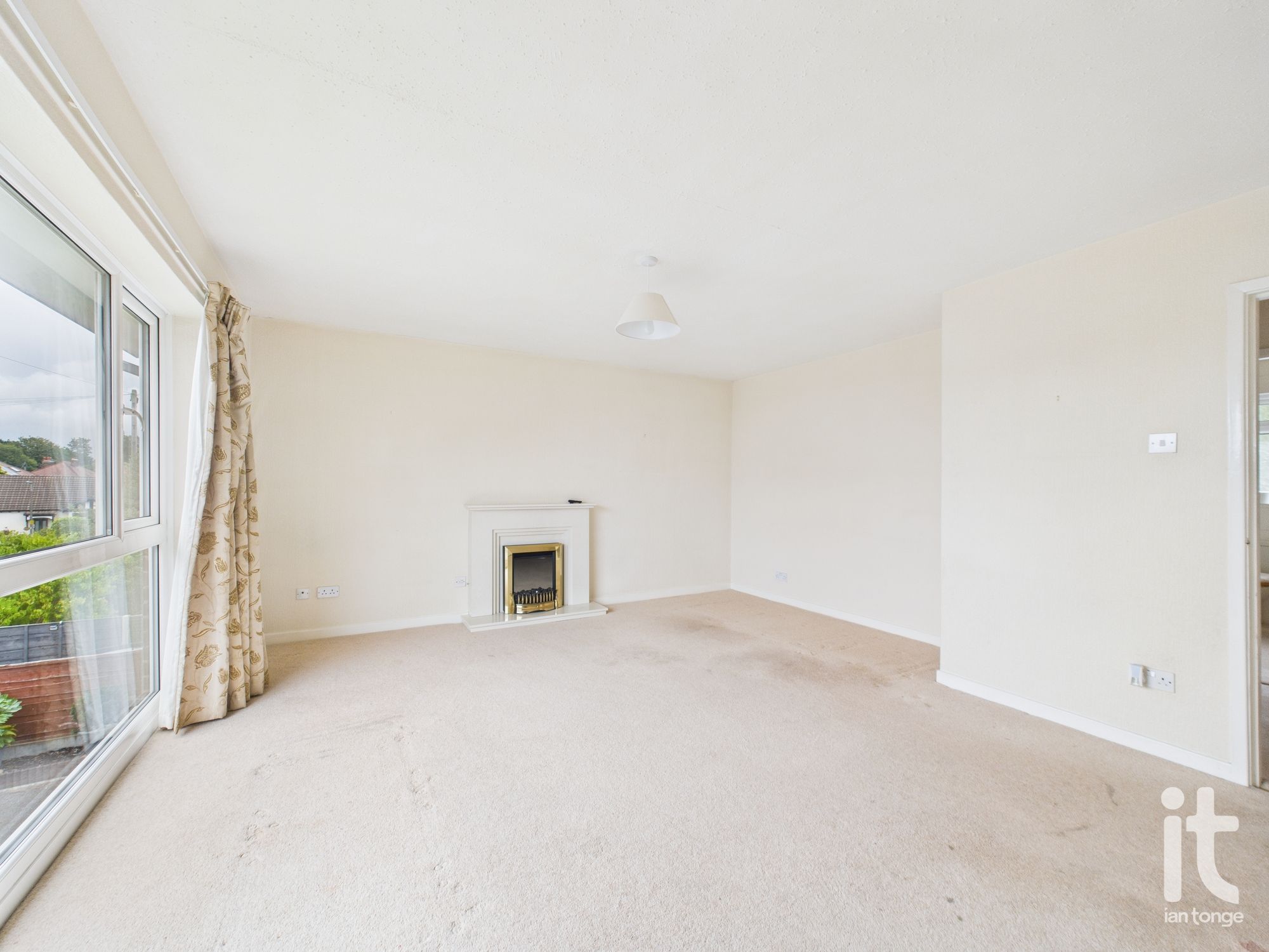 2 bedroom flat flat/apartment For Sale in Stockport - Photograph 15.