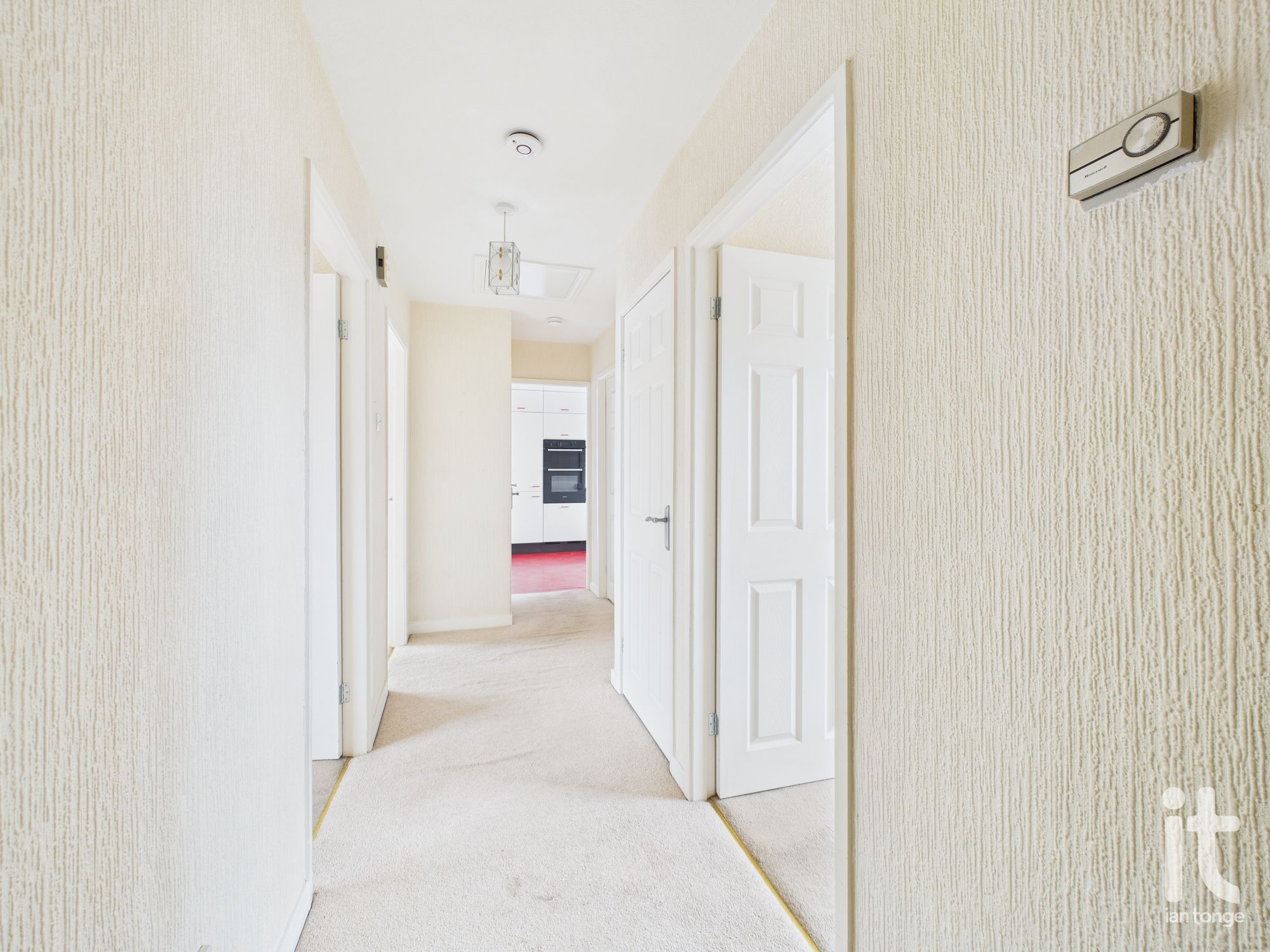 2 bedroom flat flat/apartment For Sale in Stockport - Photograph 5.