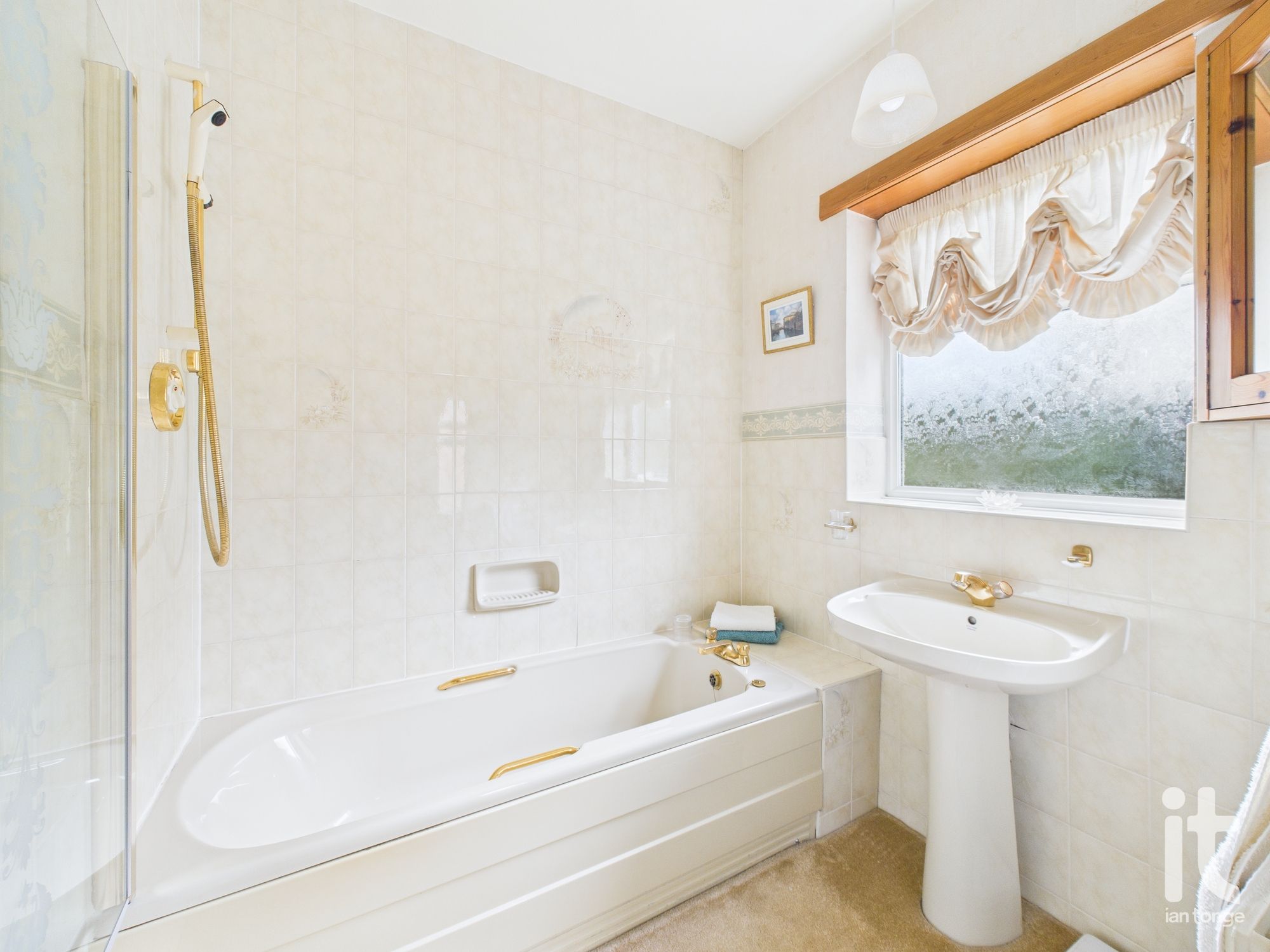 3 bedroom semi-detached house For Sale in Stockport - Photograph 20.