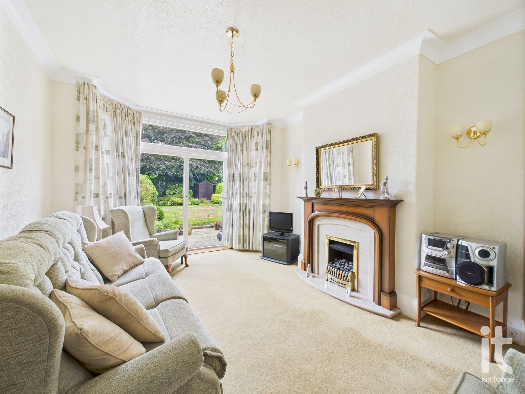 3 bedroom semi-detached house For Sale in Stockport - Photograph 2.