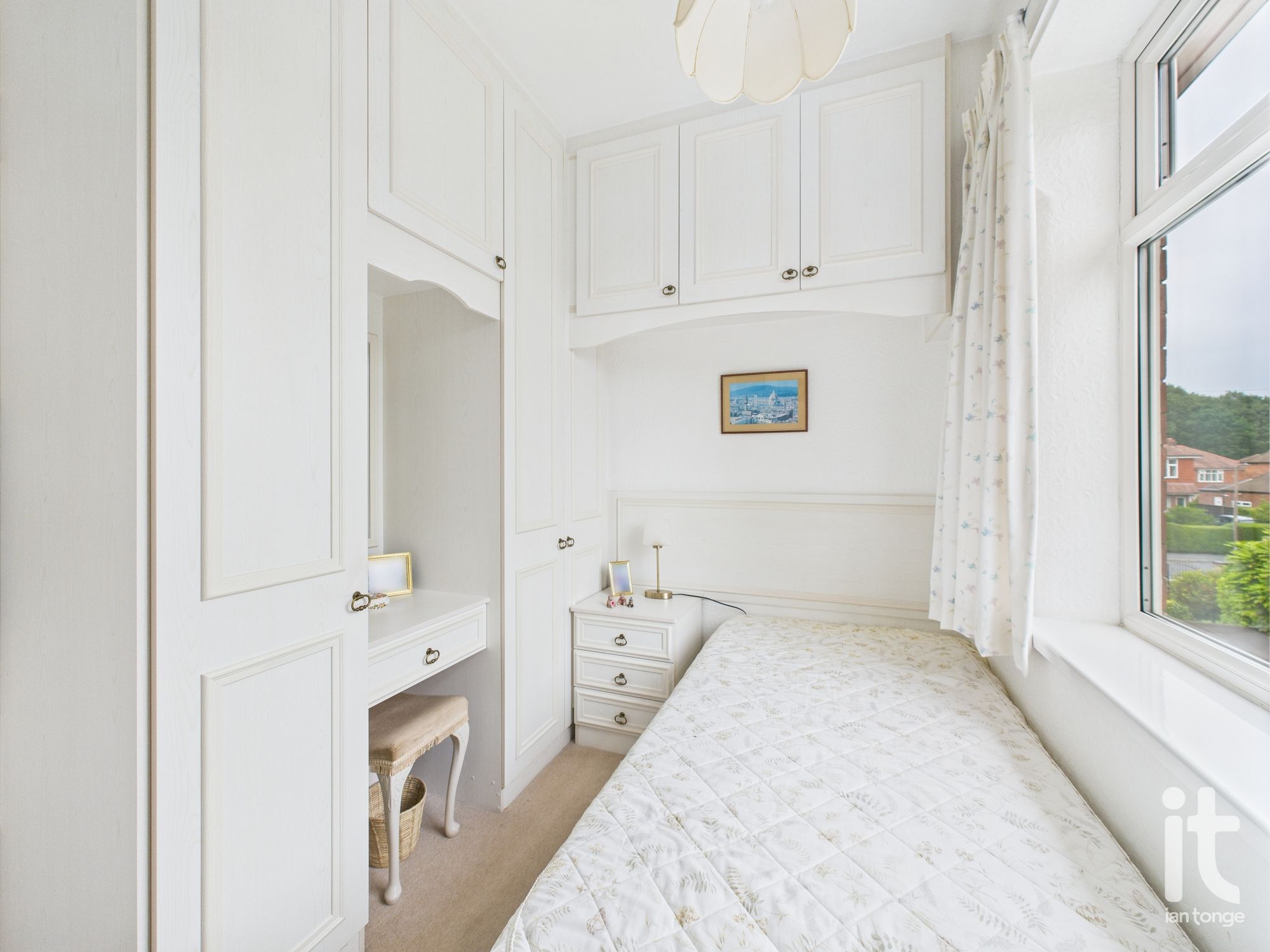 3 bedroom semi-detached house For Sale in Stockport - Photograph 18.