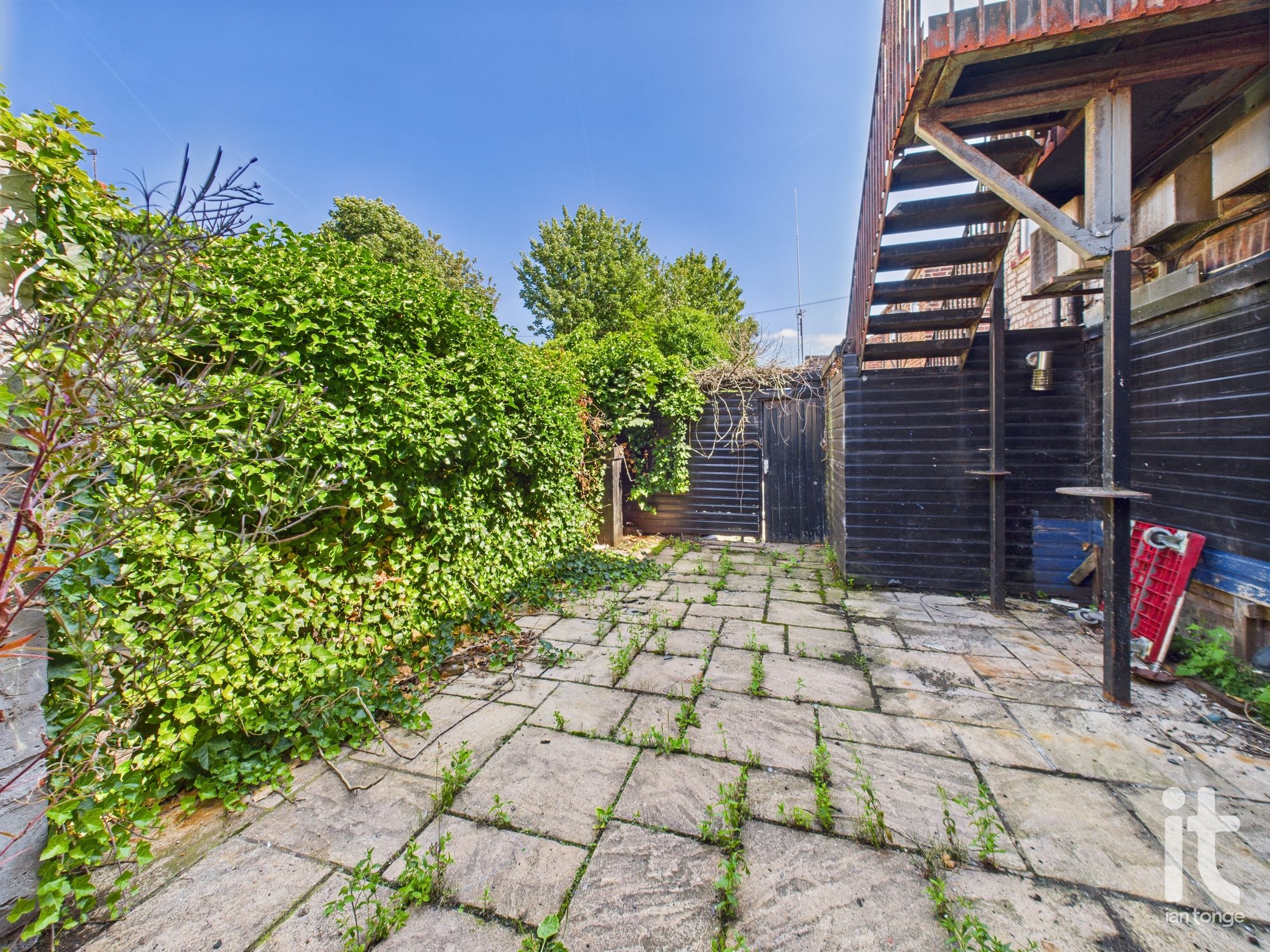 Commercial Property For Sale in Stockport - Photograph 9.