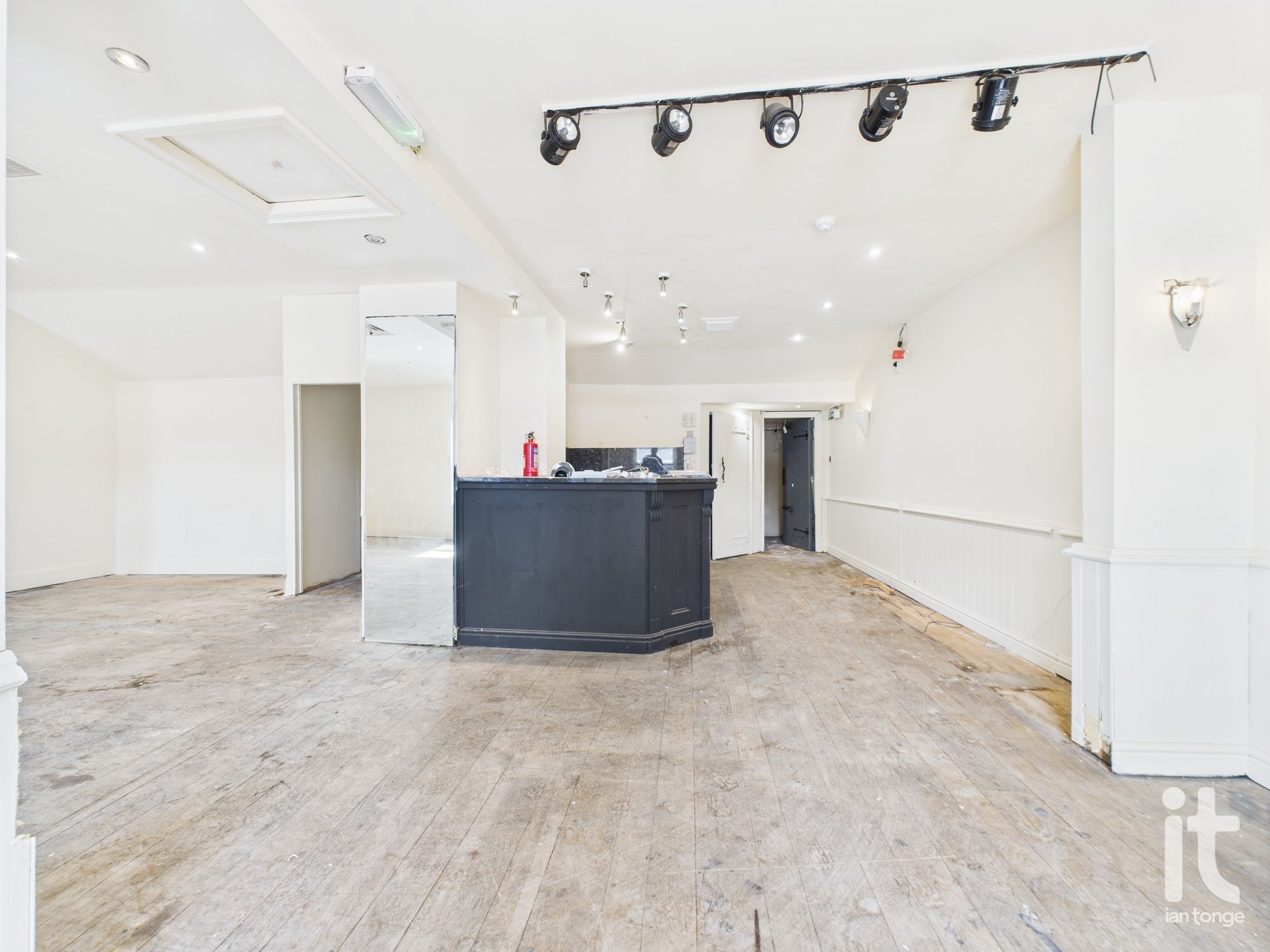 Commercial Property For Sale in Stockport - Photograph 13.