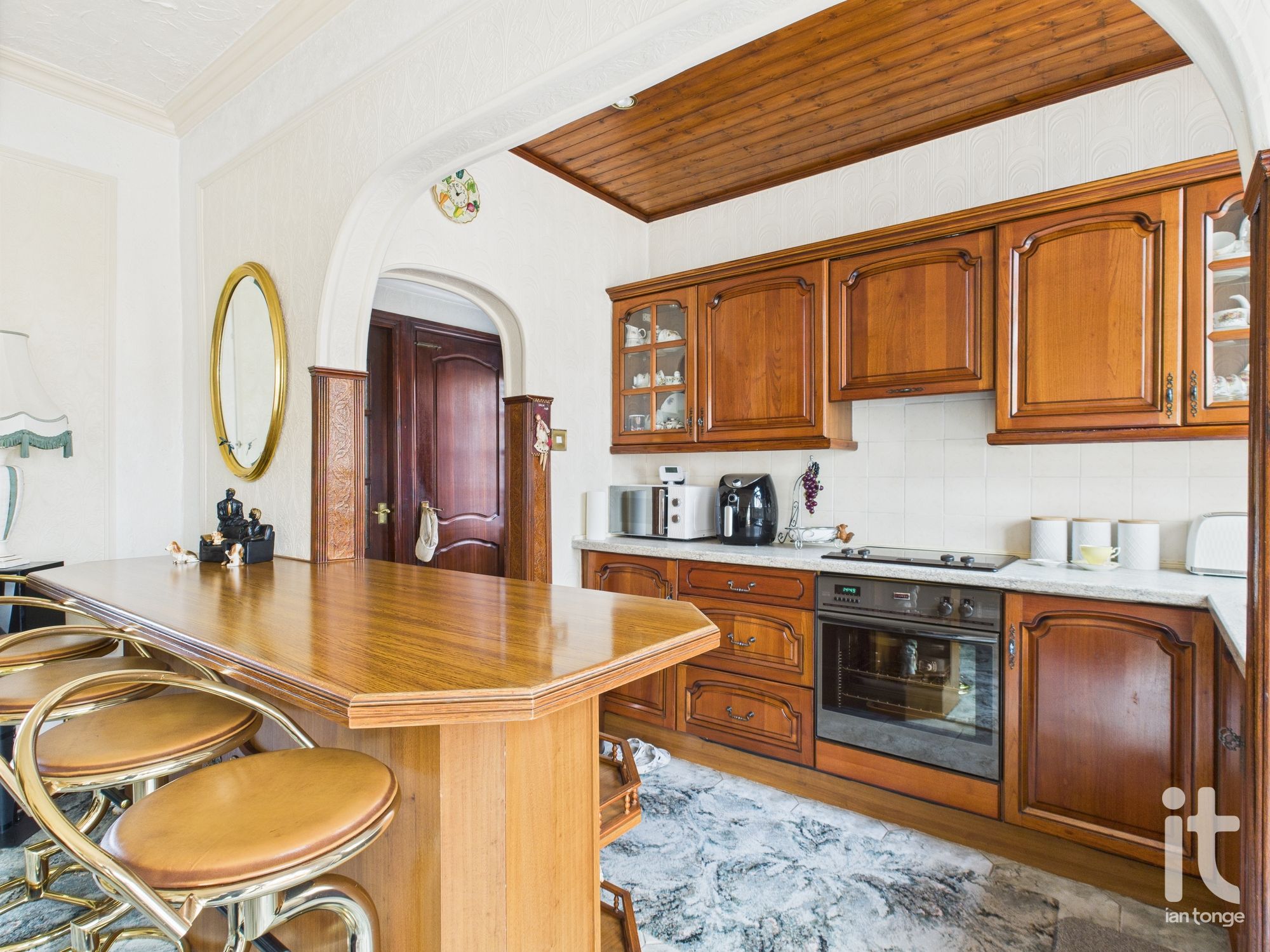 3 bedroom semi-detached house For Sale in Stockport - Photograph 3.