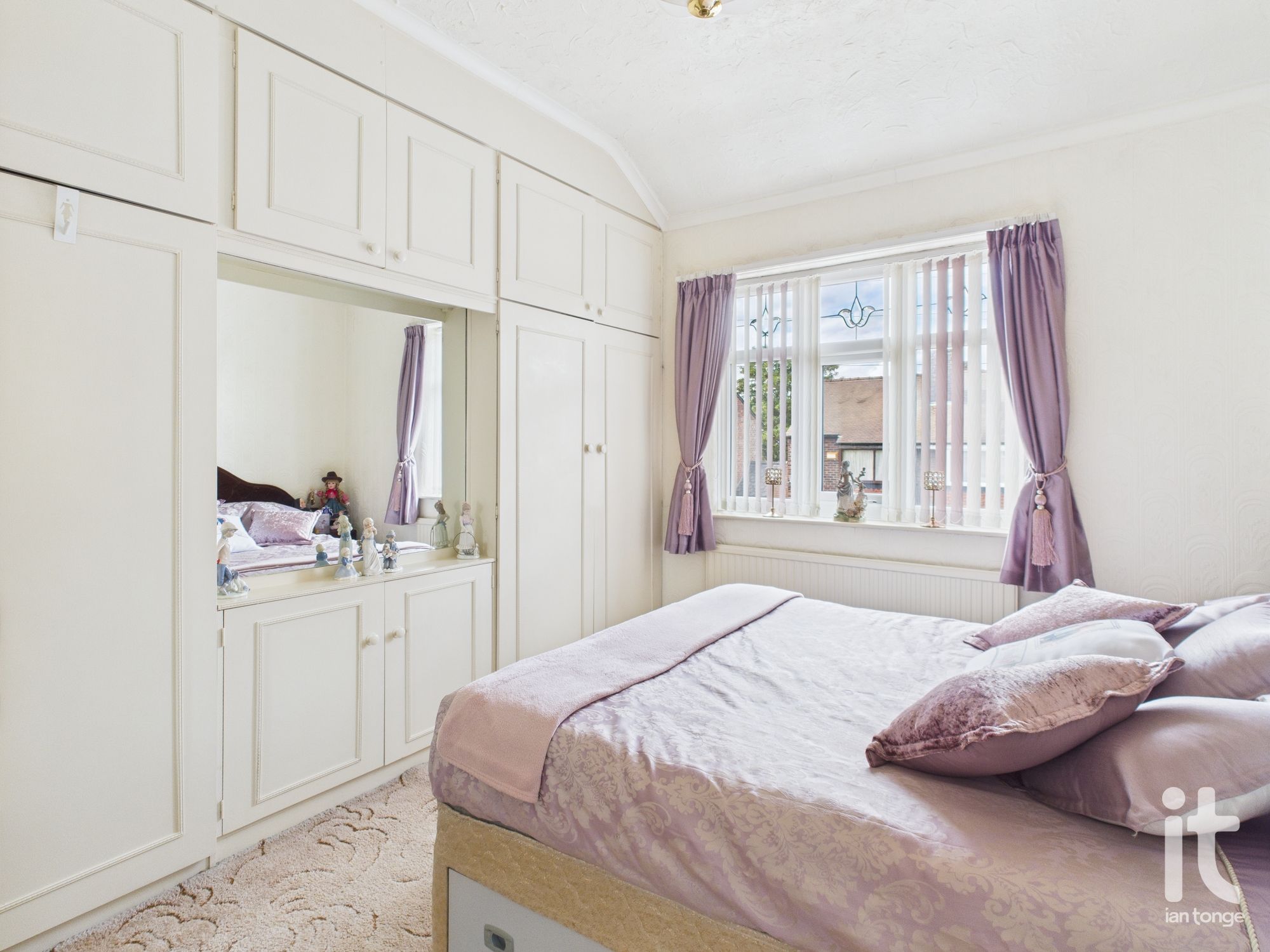 3 bedroom semi-detached house For Sale in Stockport - Photograph 15.