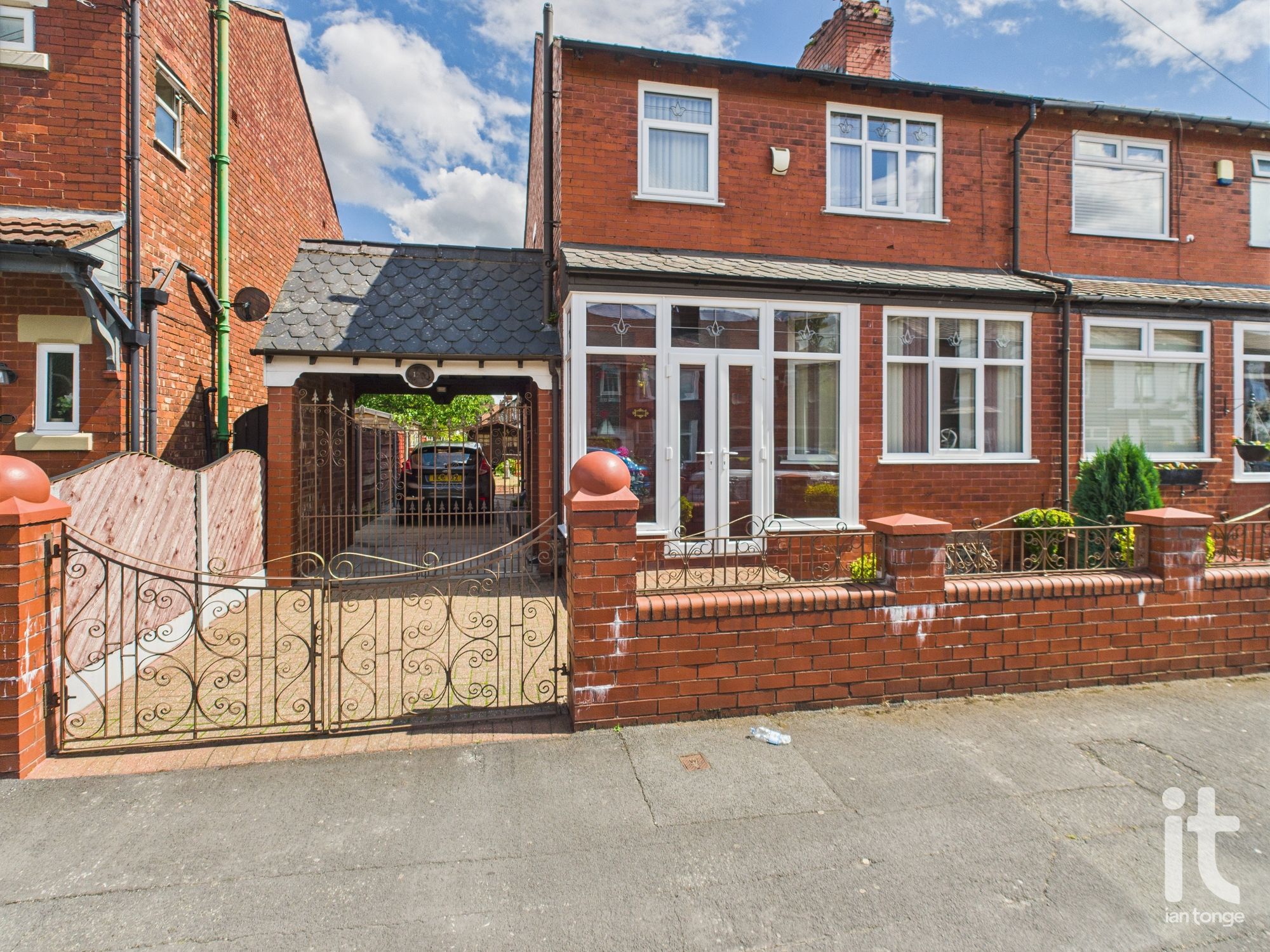 3 bedroom semi-detached house For Sale in Stockport - Photograph 1.