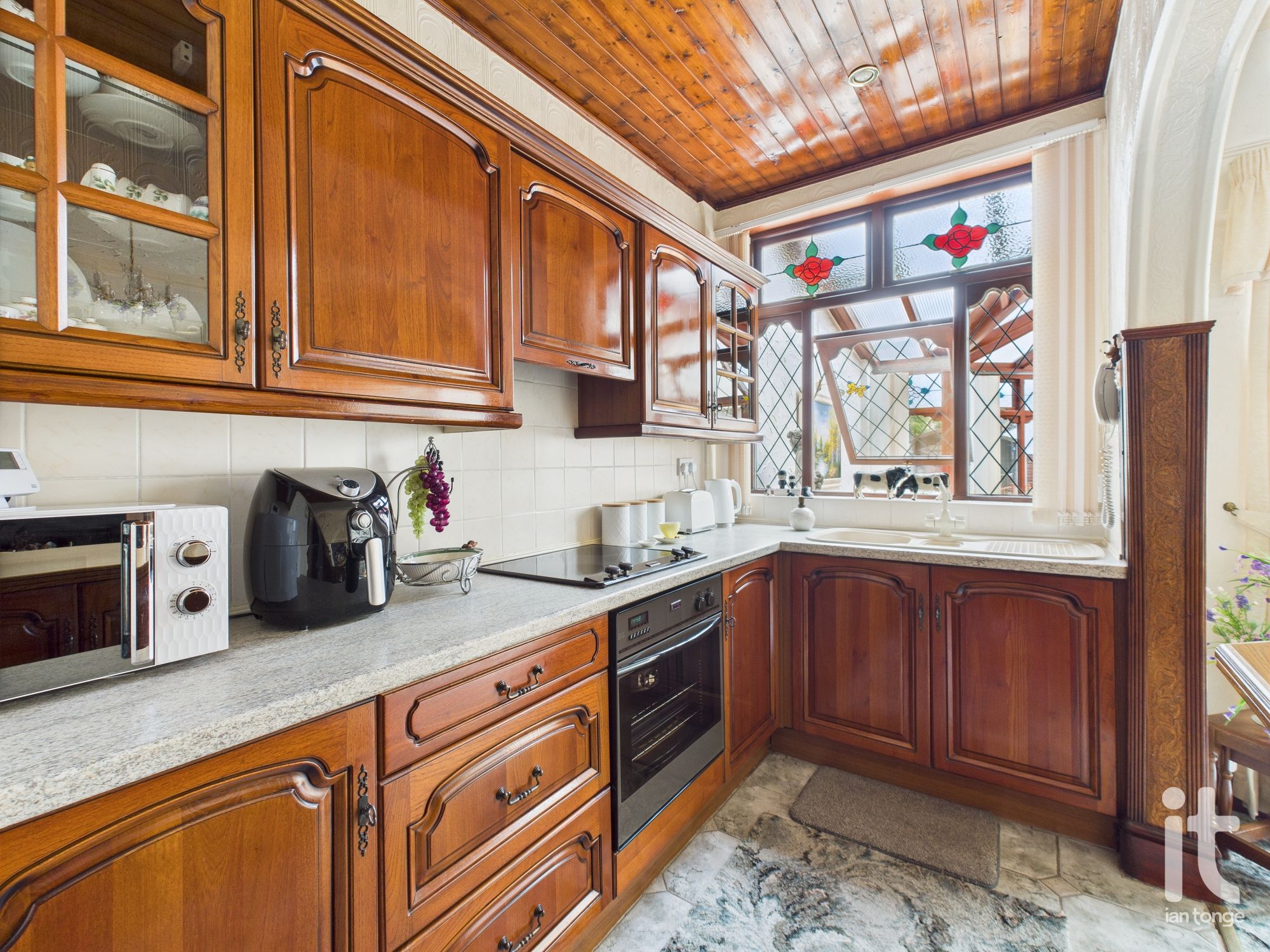 3 bedroom semi-detached house For Sale in Stockport - Photograph 11.