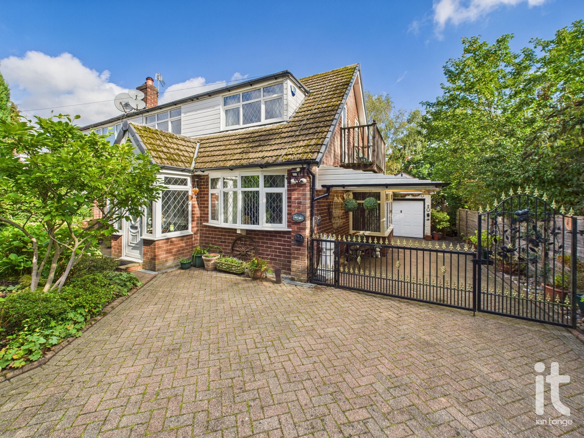 3 bedroom semi-detached dormer house For Sale in Stockport - Photograph 1.