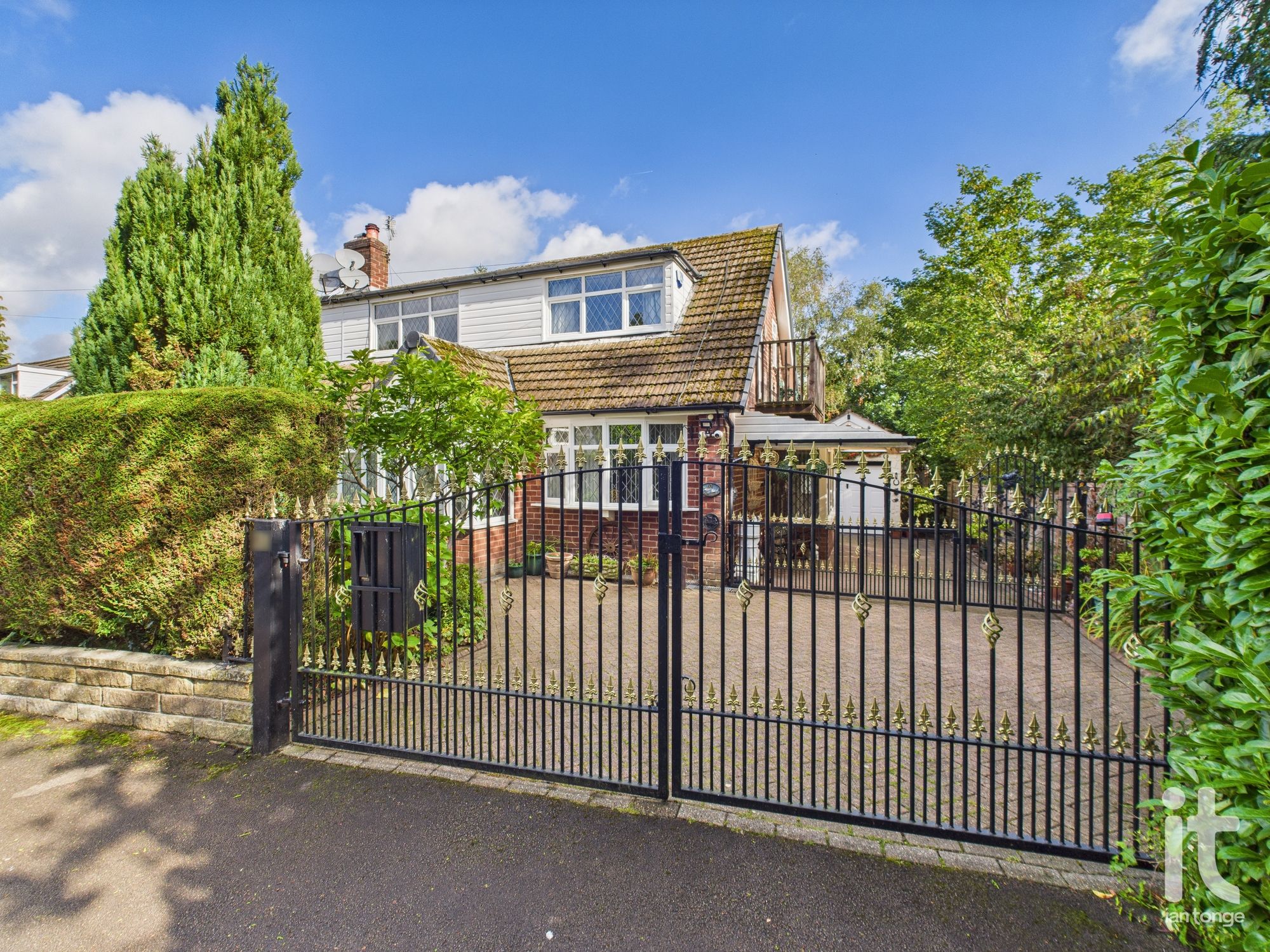 3 bedroom semi-detached dormer house For Sale in Stockport - Photograph 29.