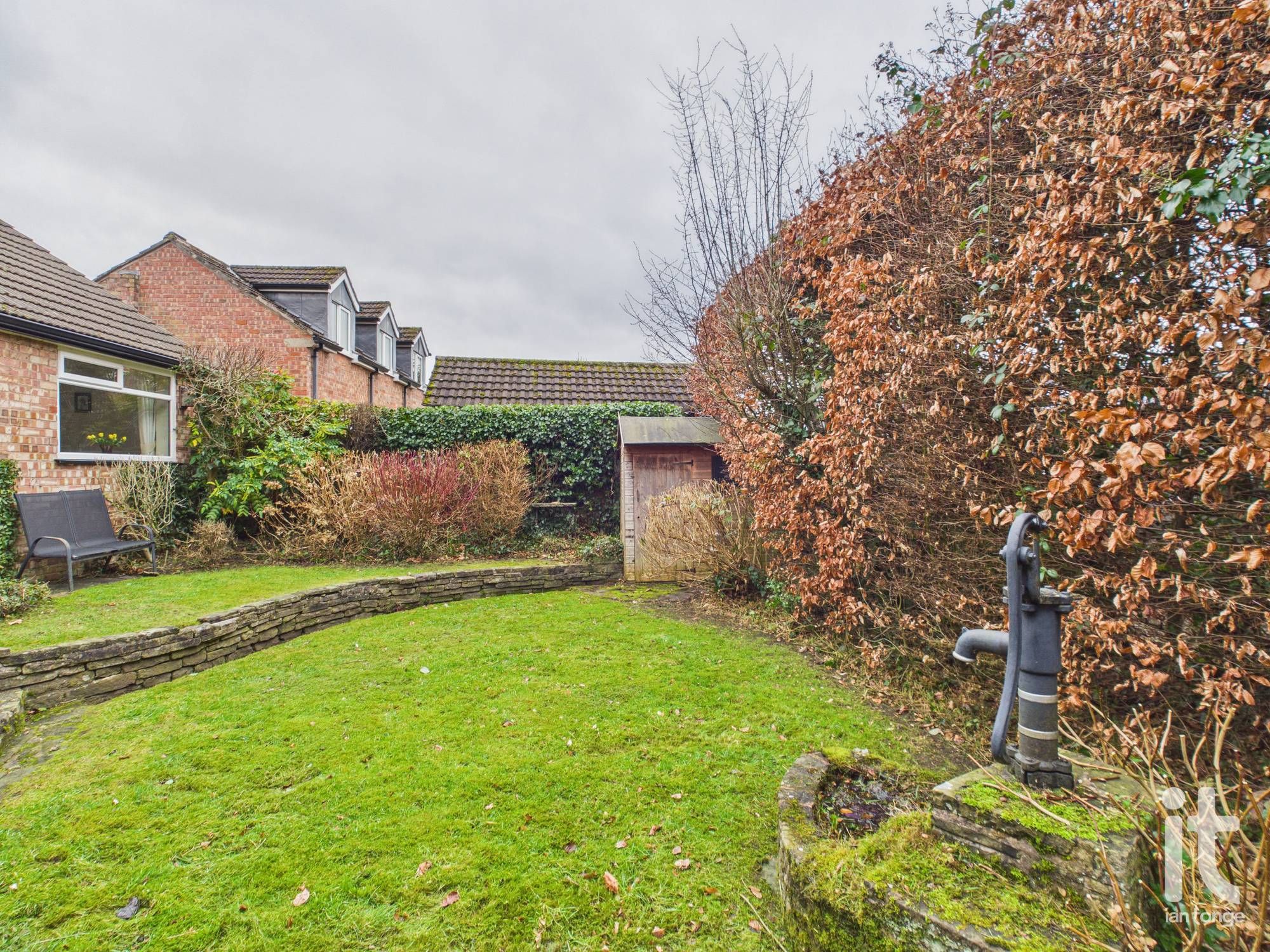 2 bedroom detached bungalow For Sale in Stockport - Photograph 15.