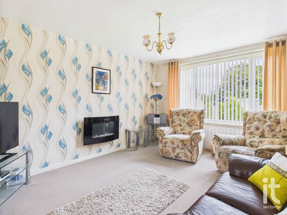 2 bedroom apartment flat/apartment For Sale in Stockport - Photograph 6.