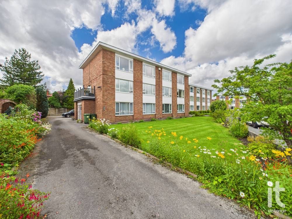 2 bedroom apartment flat/apartment For Sale in Stockport - Photograph 1.