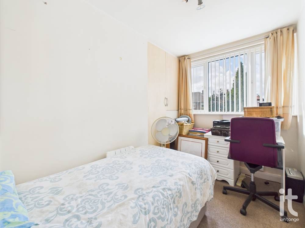 2 bedroom apartment flat/apartment For Sale in Stockport - Photograph 10.