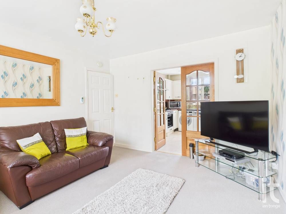 2 bedroom apartment flat/apartment For Sale in Stockport - Photograph 7.