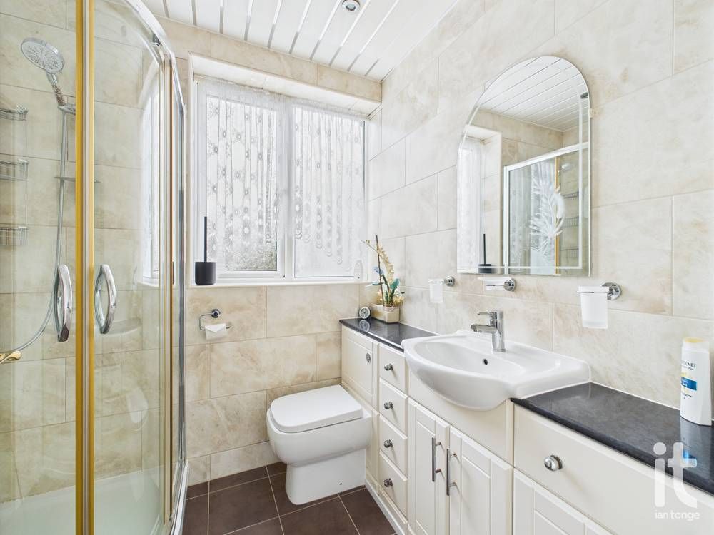 2 bedroom apartment flat/apartment For Sale in Stockport - Photograph 11.