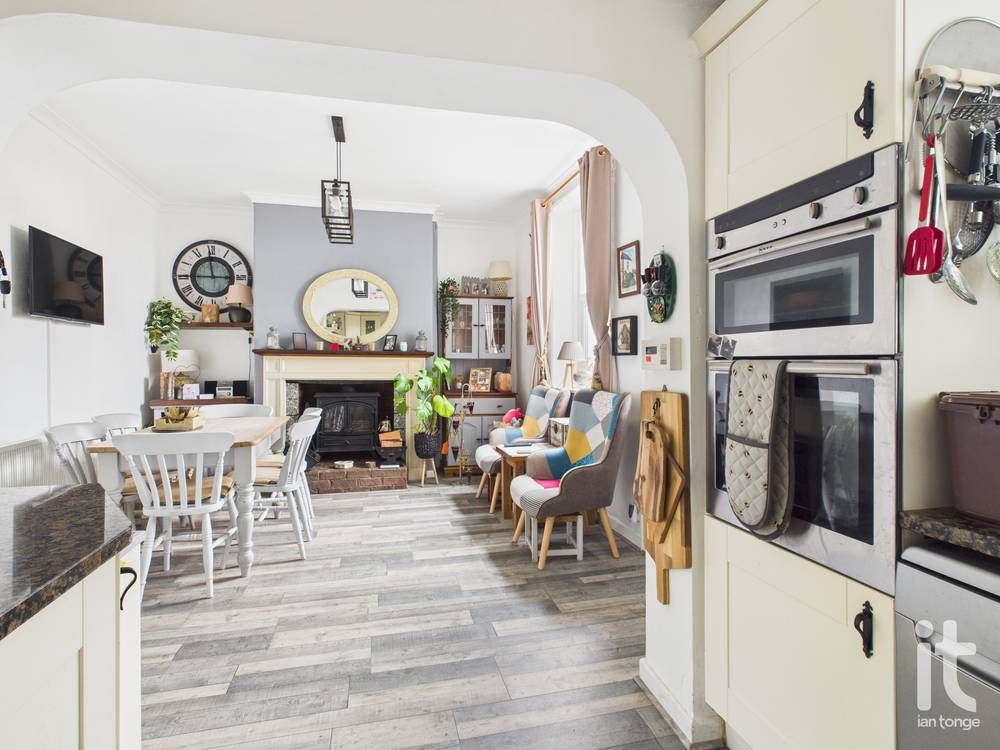 2 bedroom end terraced house For Sale in Stockport - Photograph 12.