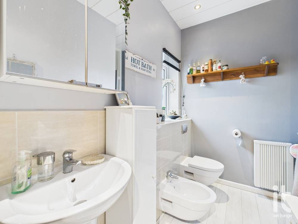 2 bedroom end terraced house For Sale in Stockport - Photograph 18.