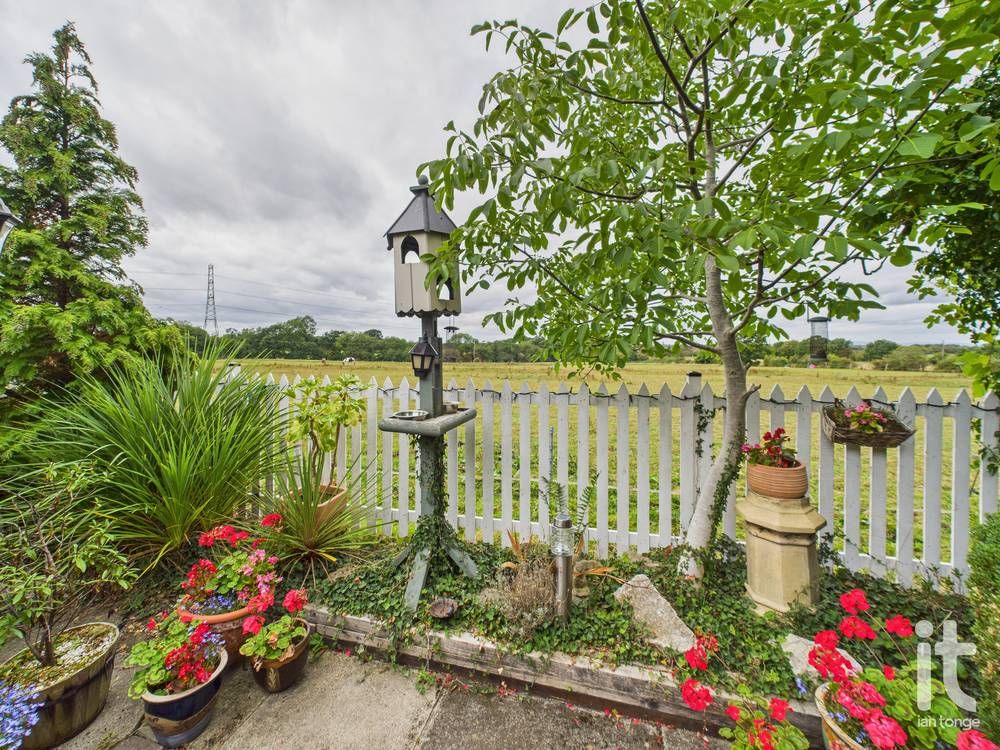 2 bedroom end terraced house For Sale in Stockport - Photograph 22.