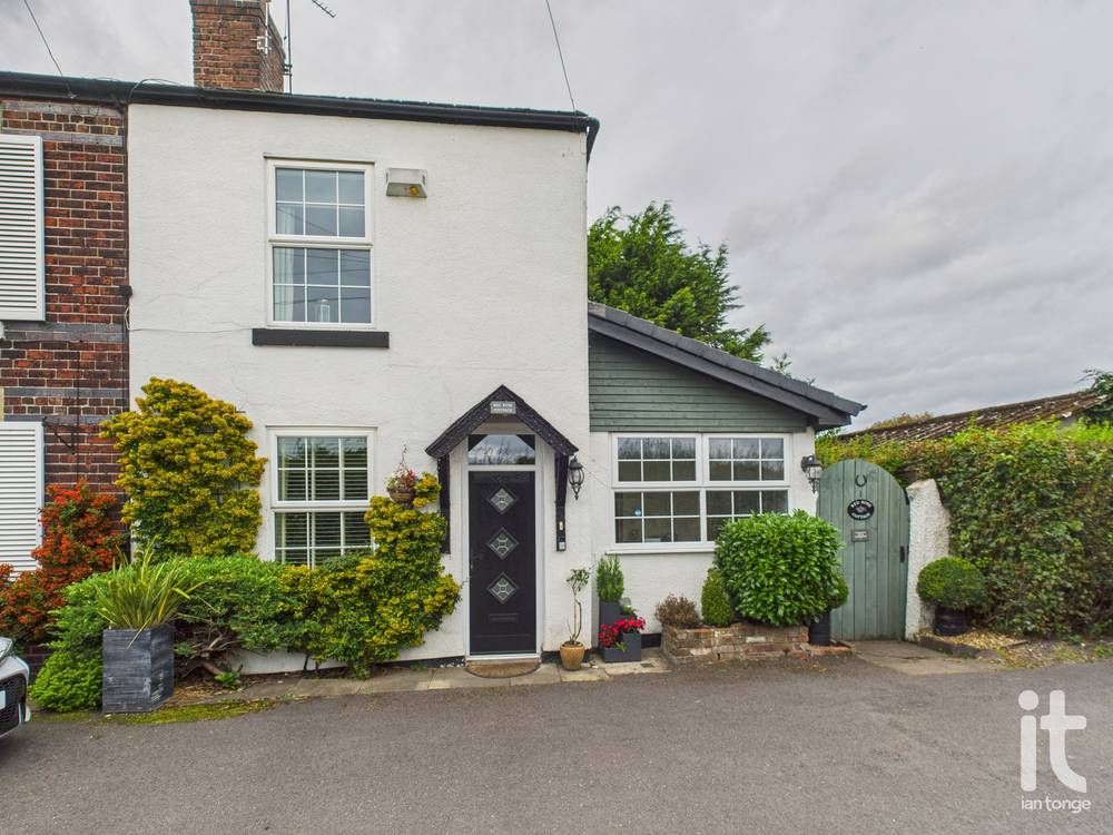 2 bedroom end terraced house For Sale in Stockport - Photograph 1.