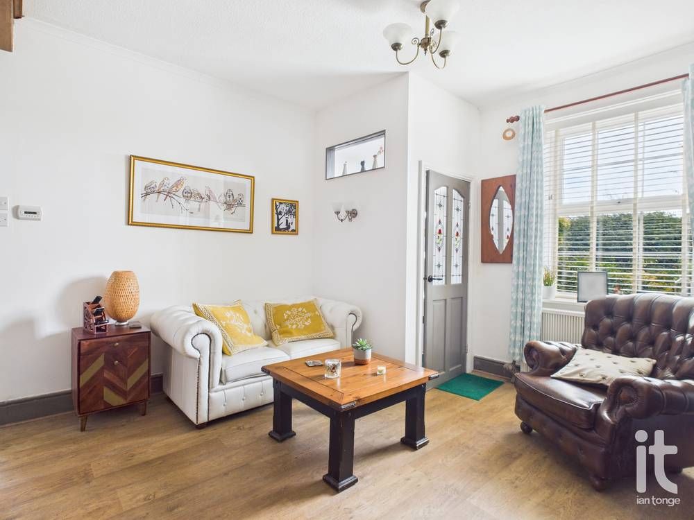 2 bedroom end terraced house For Sale in Stockport - Photograph 7.