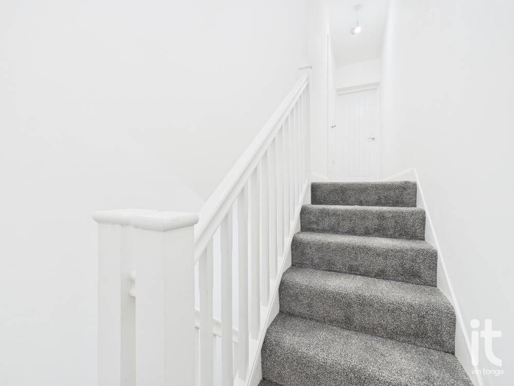 2 bedroom apartment flat/apartment To Let in Stockport - Photograph 9.