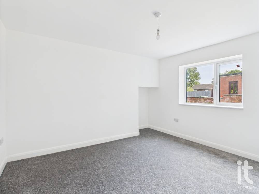 2 bedroom apartment flat/apartment To Let in Stockport - Photograph 7.