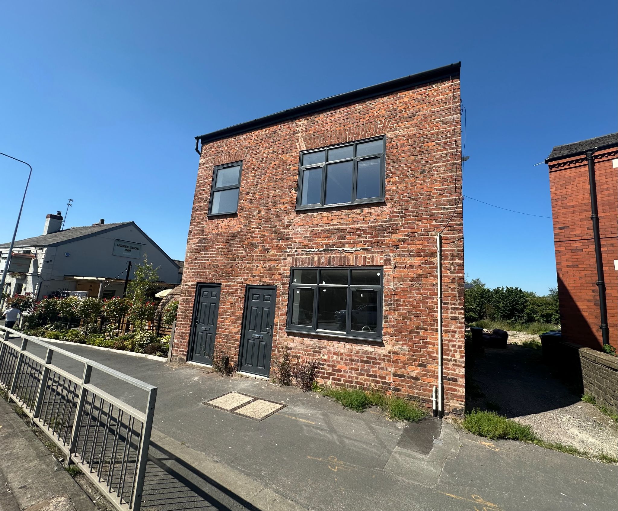 2 bedroom apartment flat/apartment To Let in Stockport - Photograph 4.