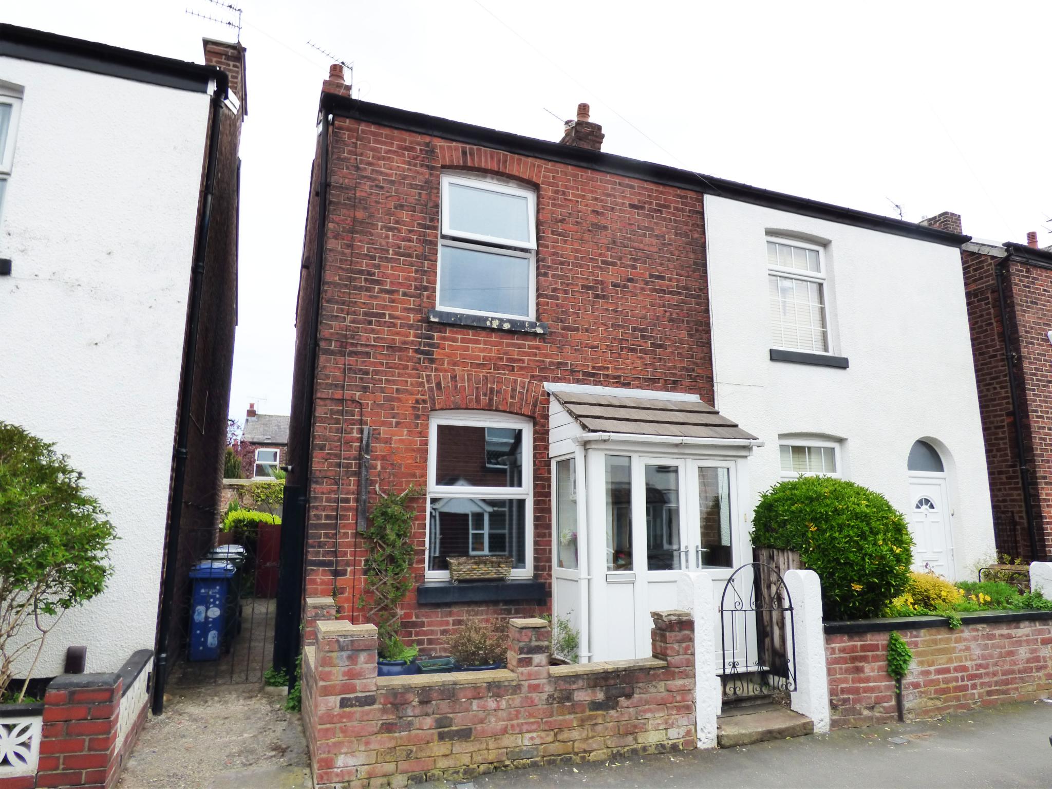 2 Bed Semi-detached House For Sale - Photograph 1