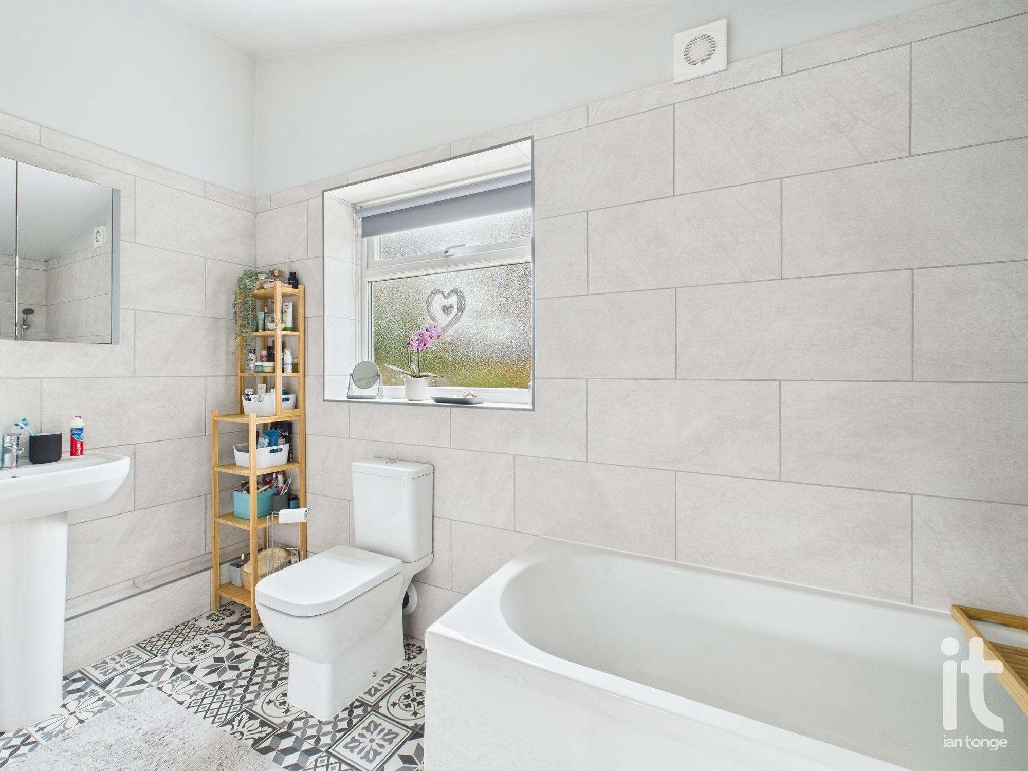 4 bedroom semi-detached house For Sale in Stockport - Photograph 14.