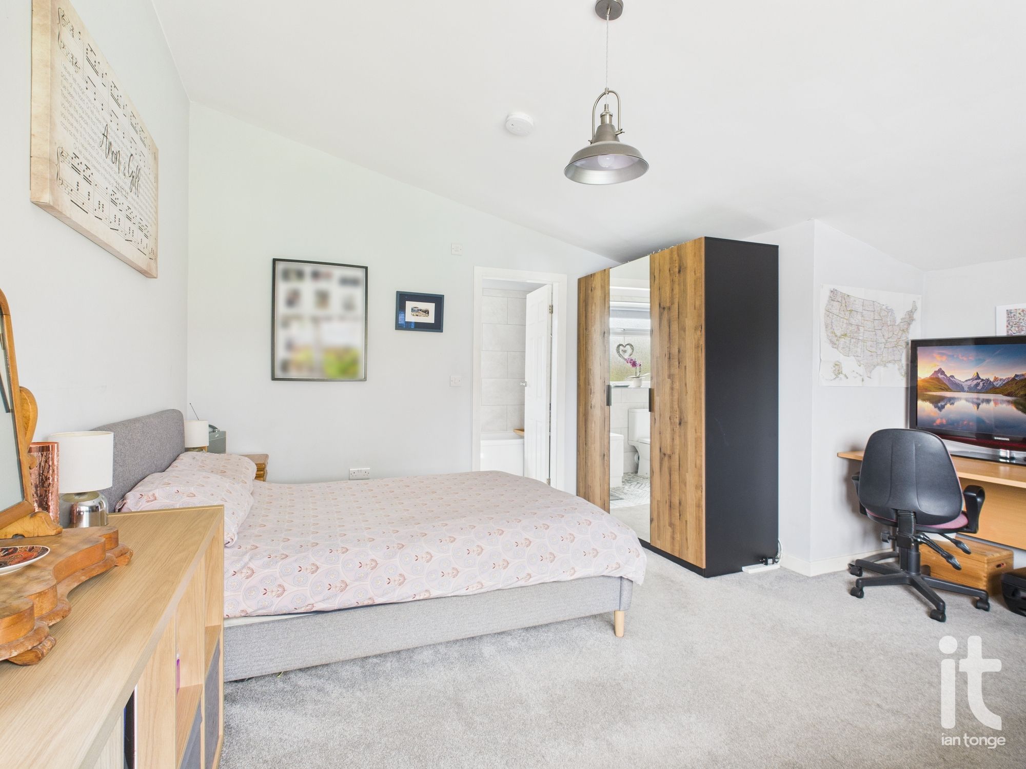 4 bedroom semi-detached house For Sale in Stockport - Photograph 12.