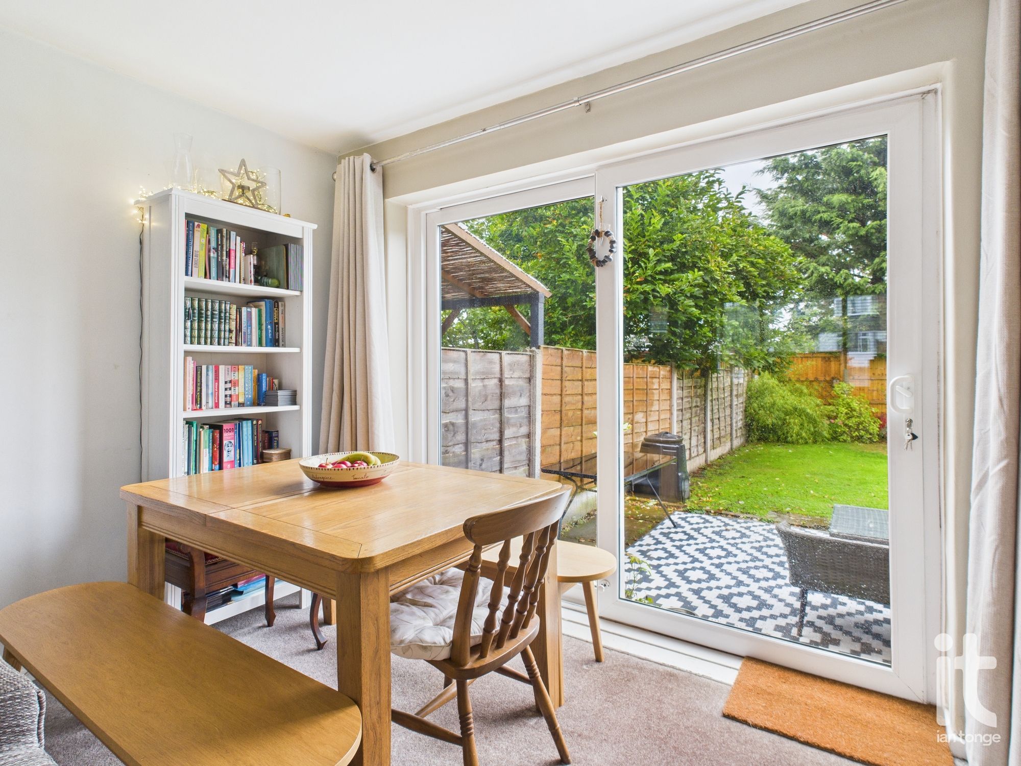 4 bedroom semi-detached house For Sale in Stockport - Photograph 3.