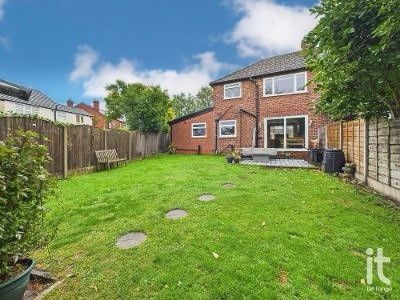 4 bedroom semi-detached house For Sale in Stockport - Photograph 4.