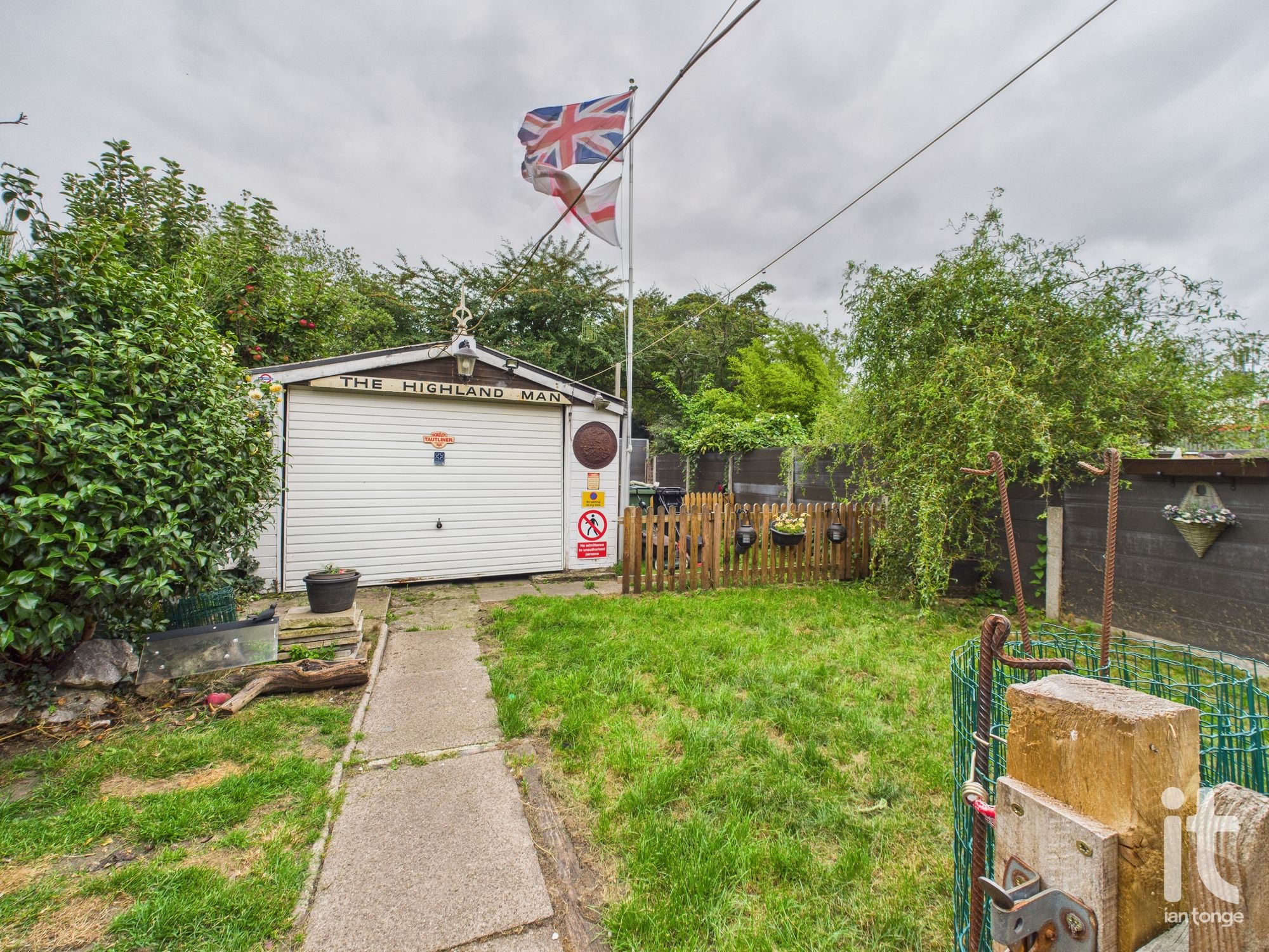 3 bedroom semi-detached house For Sale in Stockport - Photograph 18.