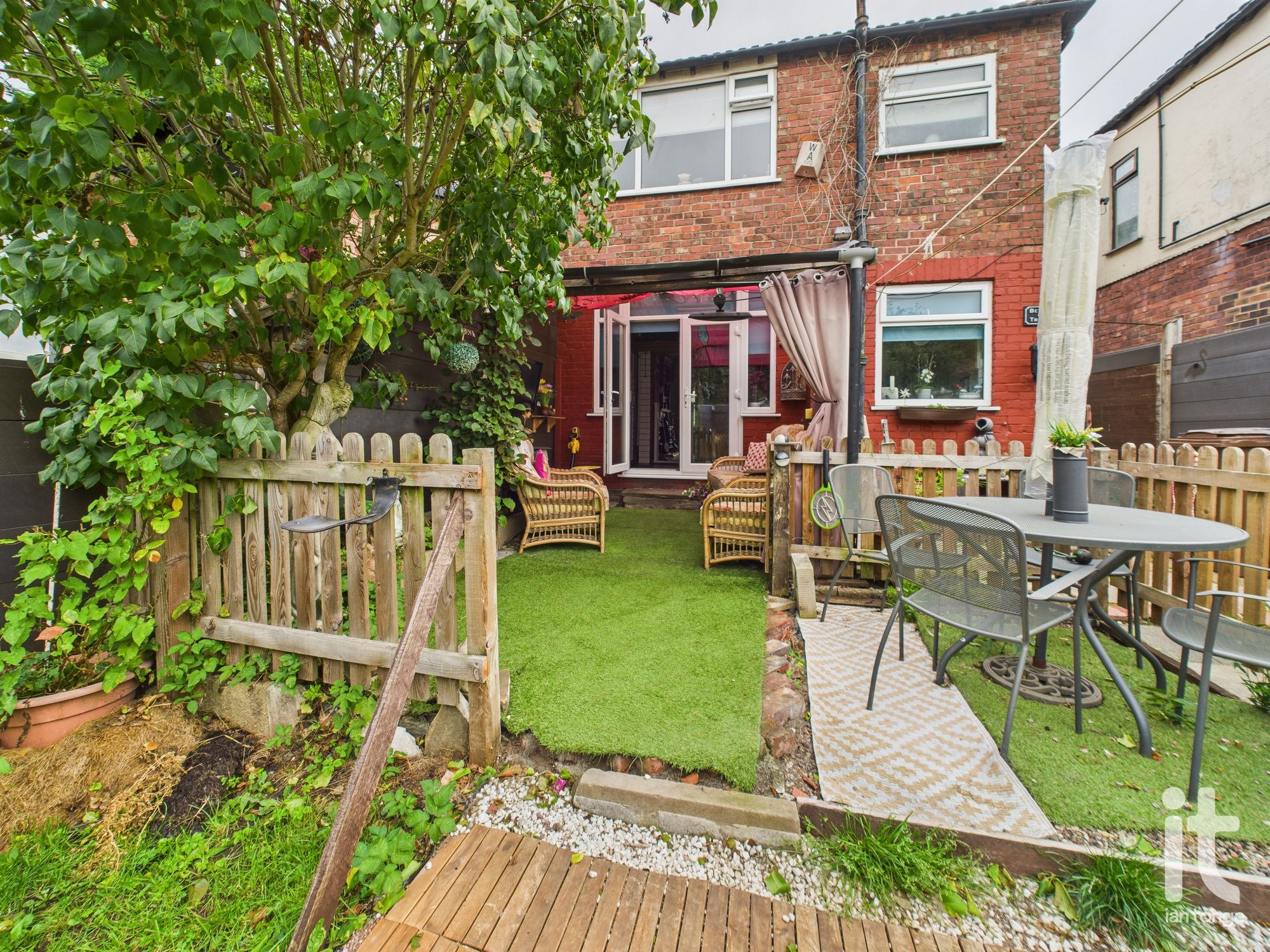 3 bedroom semi-detached house For Sale in Stockport - Photograph 21.