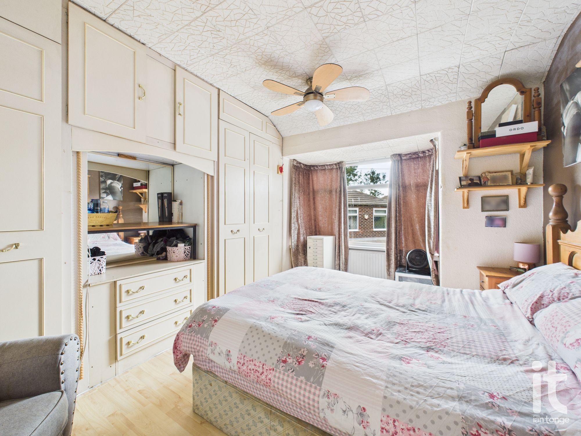 3 bedroom semi-detached house For Sale in Stockport - Photograph 10.