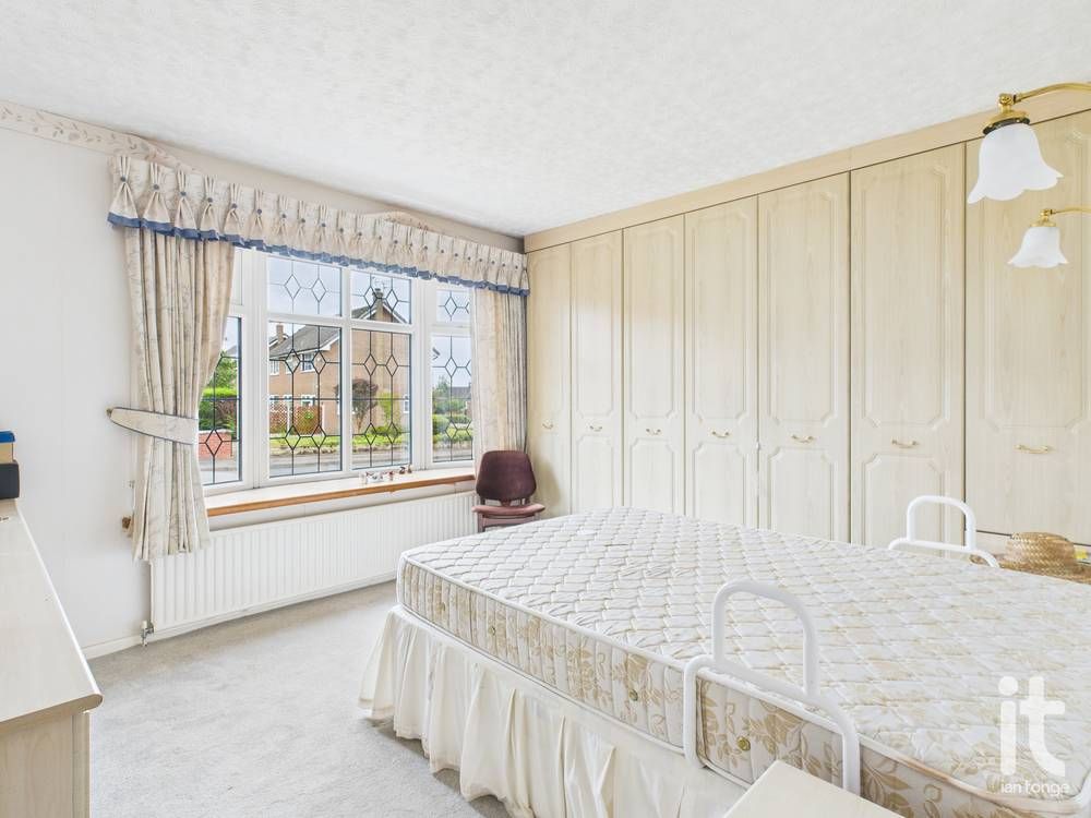 2 bedroom semi-detached bungalow For Sale in Stockport - Photograph 12.