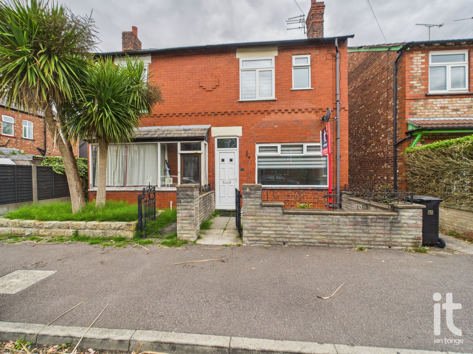 3 bedroom semi-detached house For Sale in Stockport - Photograph 1.