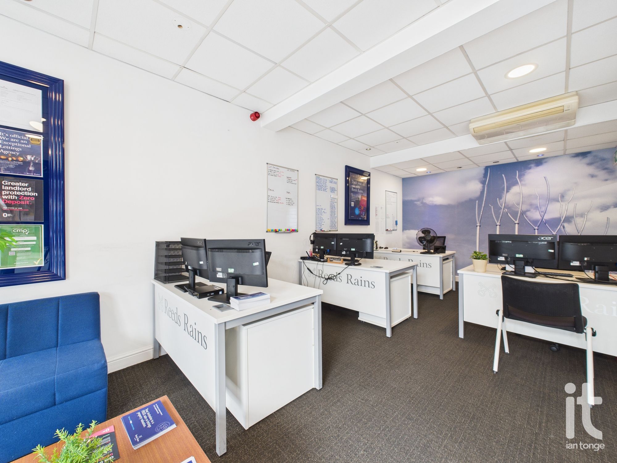 Office For Sale in Stockport - Photograph 3.