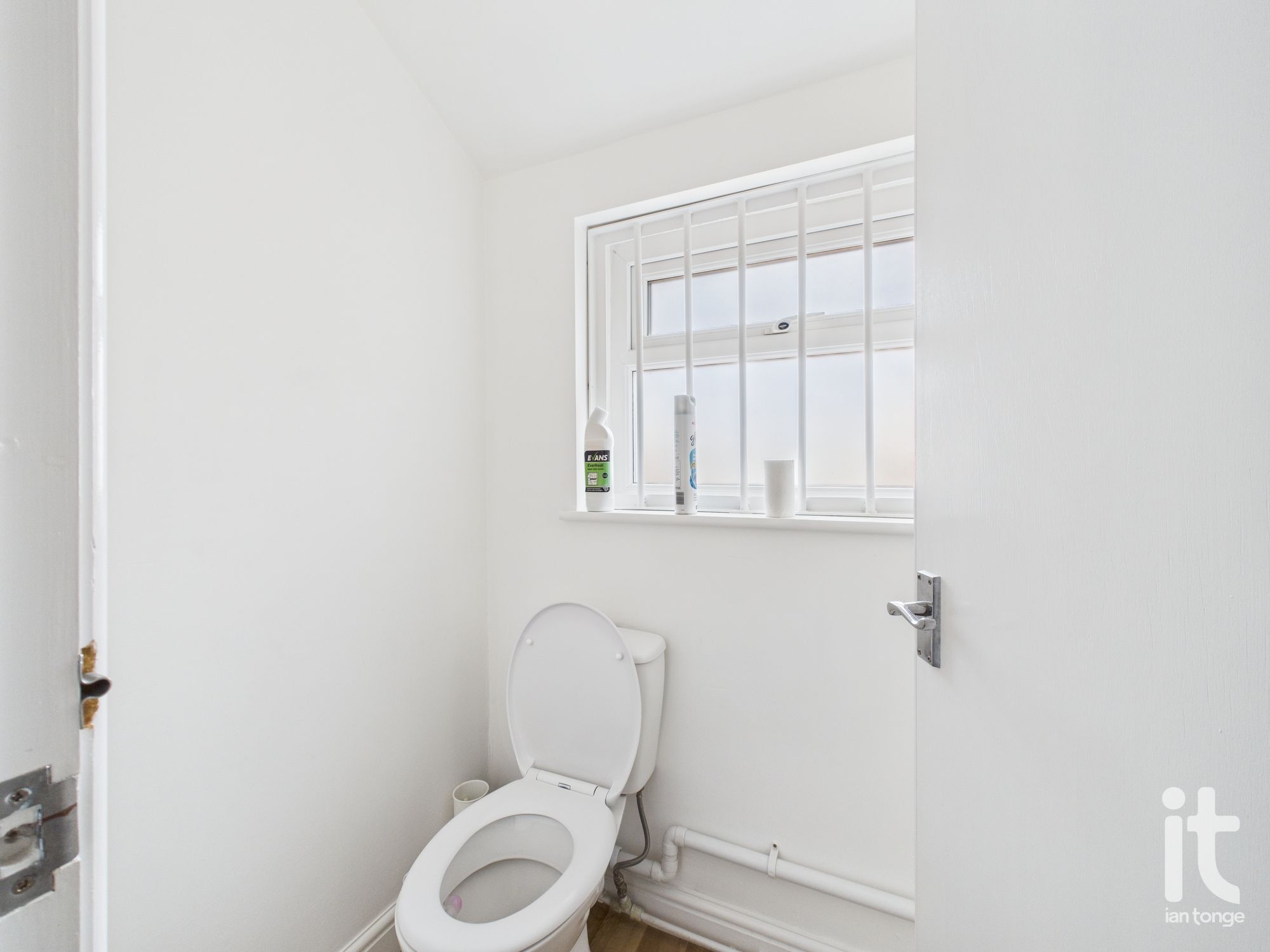 Office For Sale in Stockport - Photograph 11.
