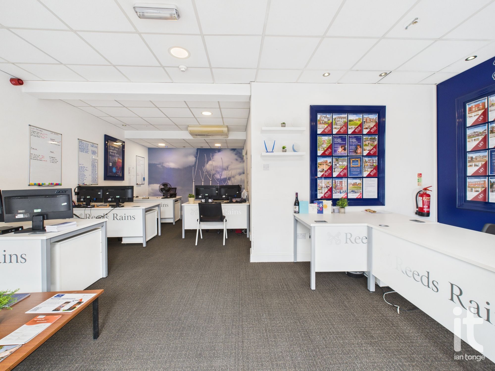 Office For Sale in Stockport - Photograph 4.
