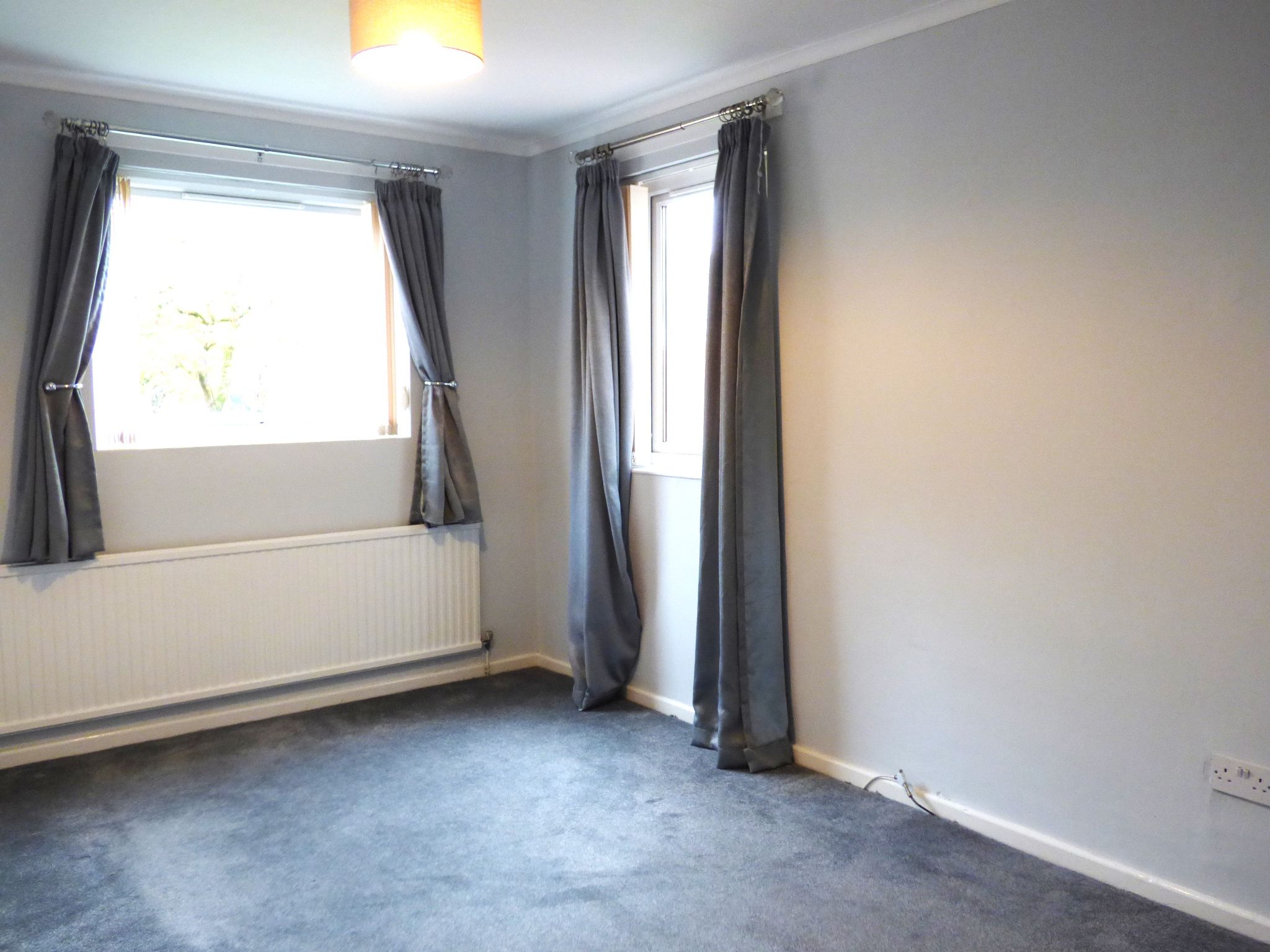 3 bedroom mews house To Let in Stockport - Bedroom One.